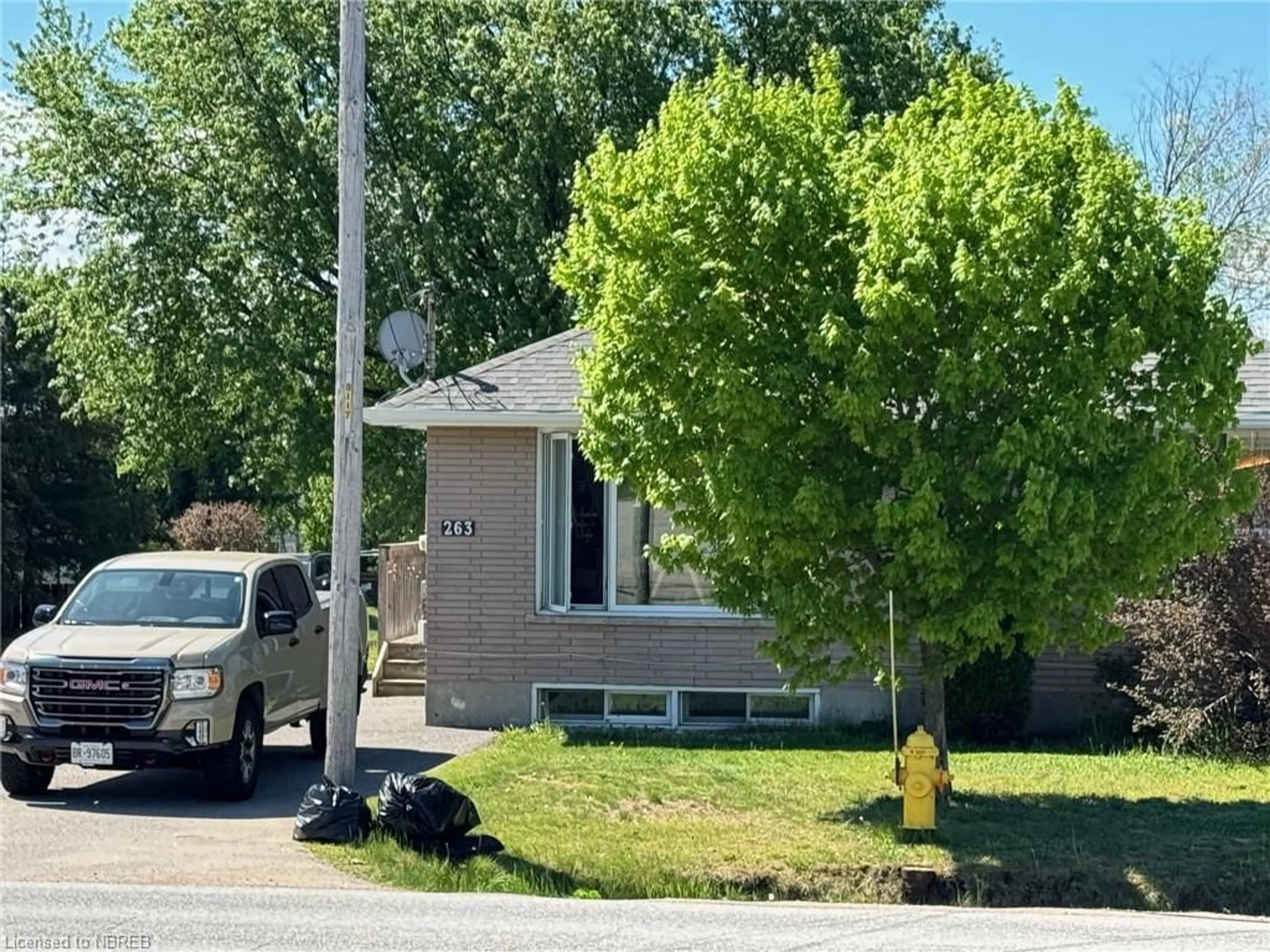 Frontside or backside of a home for 263 Ski Club Rd, North Bay Ontario P1B 7R1