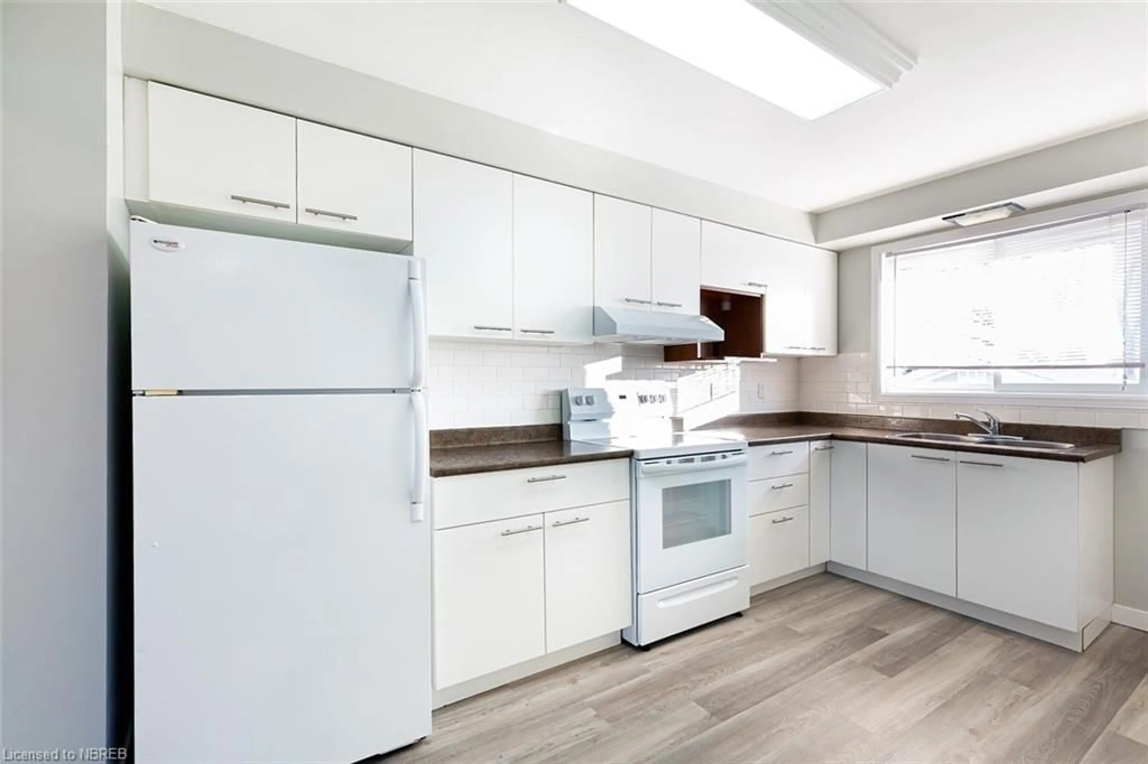 Standard kitchen for 263 Ski Club Rd, North Bay Ontario P1B 7R1