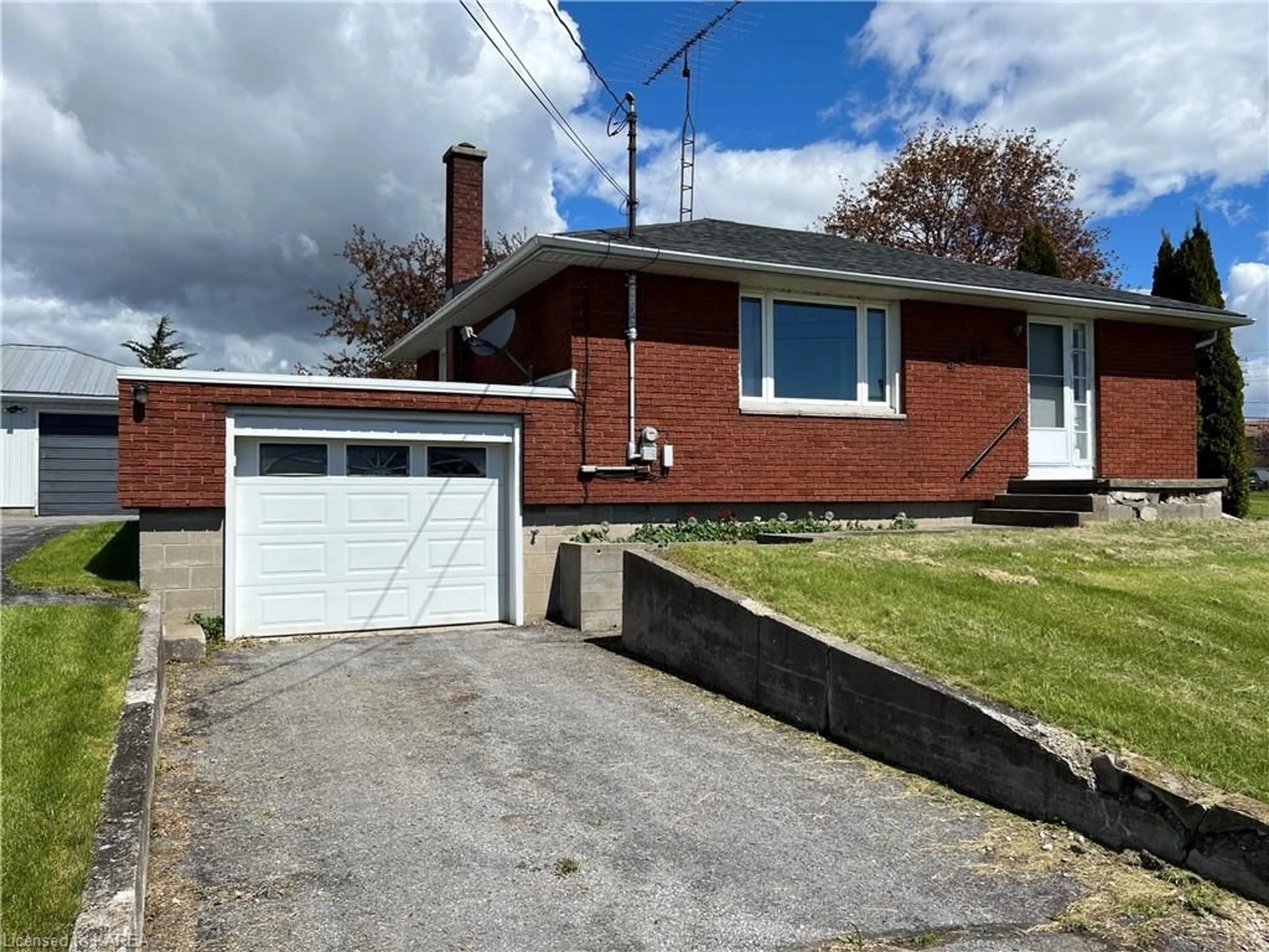 Frontside or backside of a home for 4653 Bath Rd, Bath Ontario K0H 1G0
