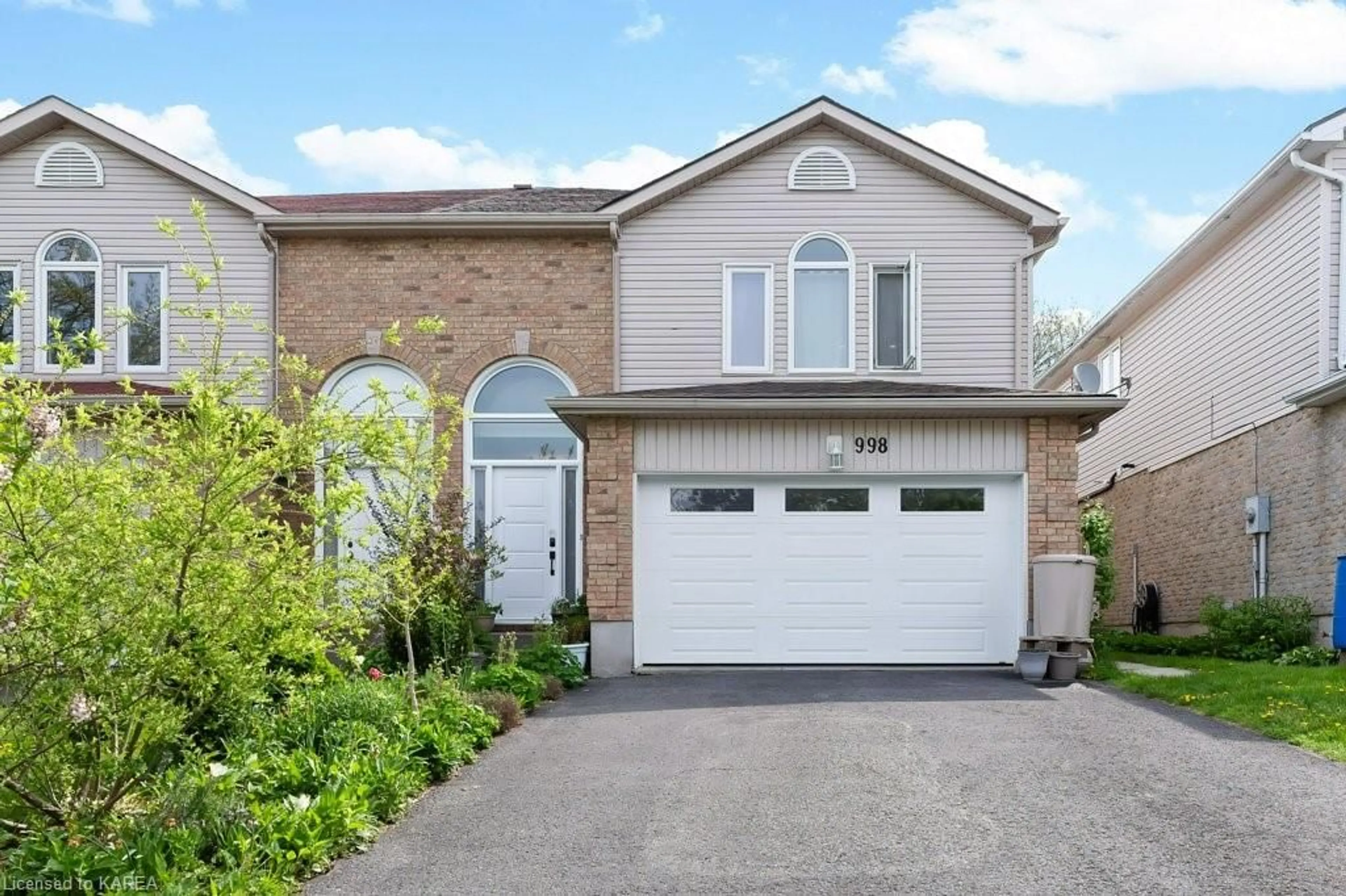 Frontside or backside of a home for 998 Waterbury Cres, Kingston Ontario K7M 8V5