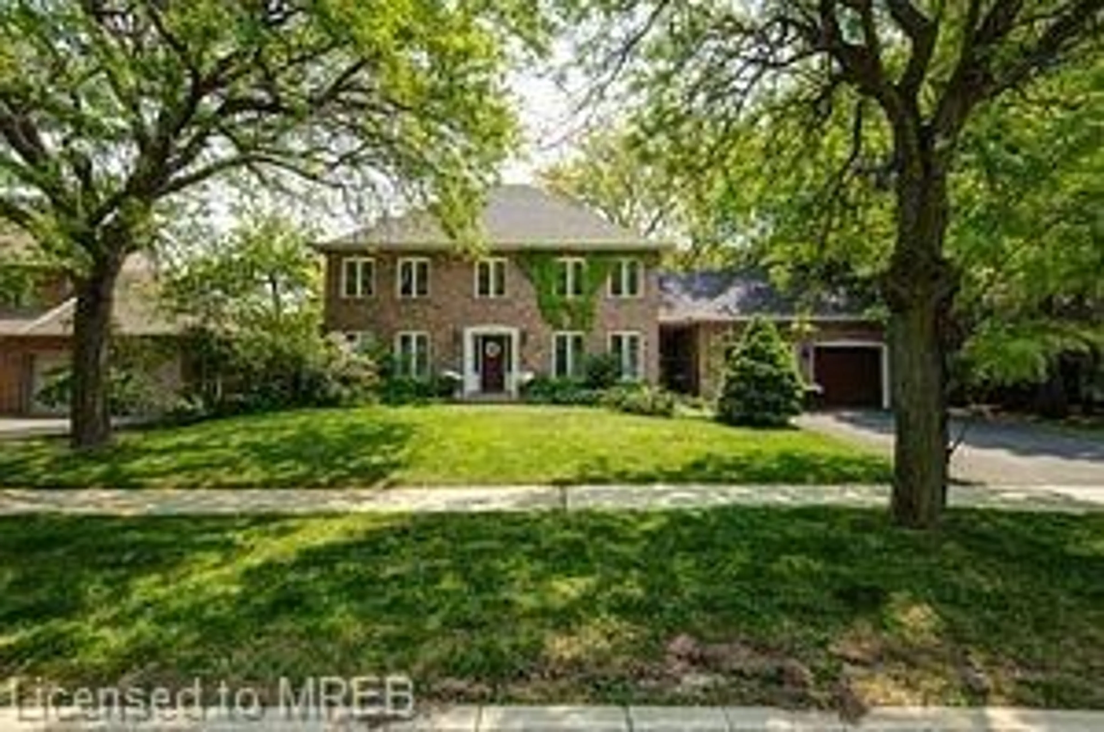 Home with brick exterior material for 1840 Pine Siskin Crt, Mississauga Ontario L5L 2Y3