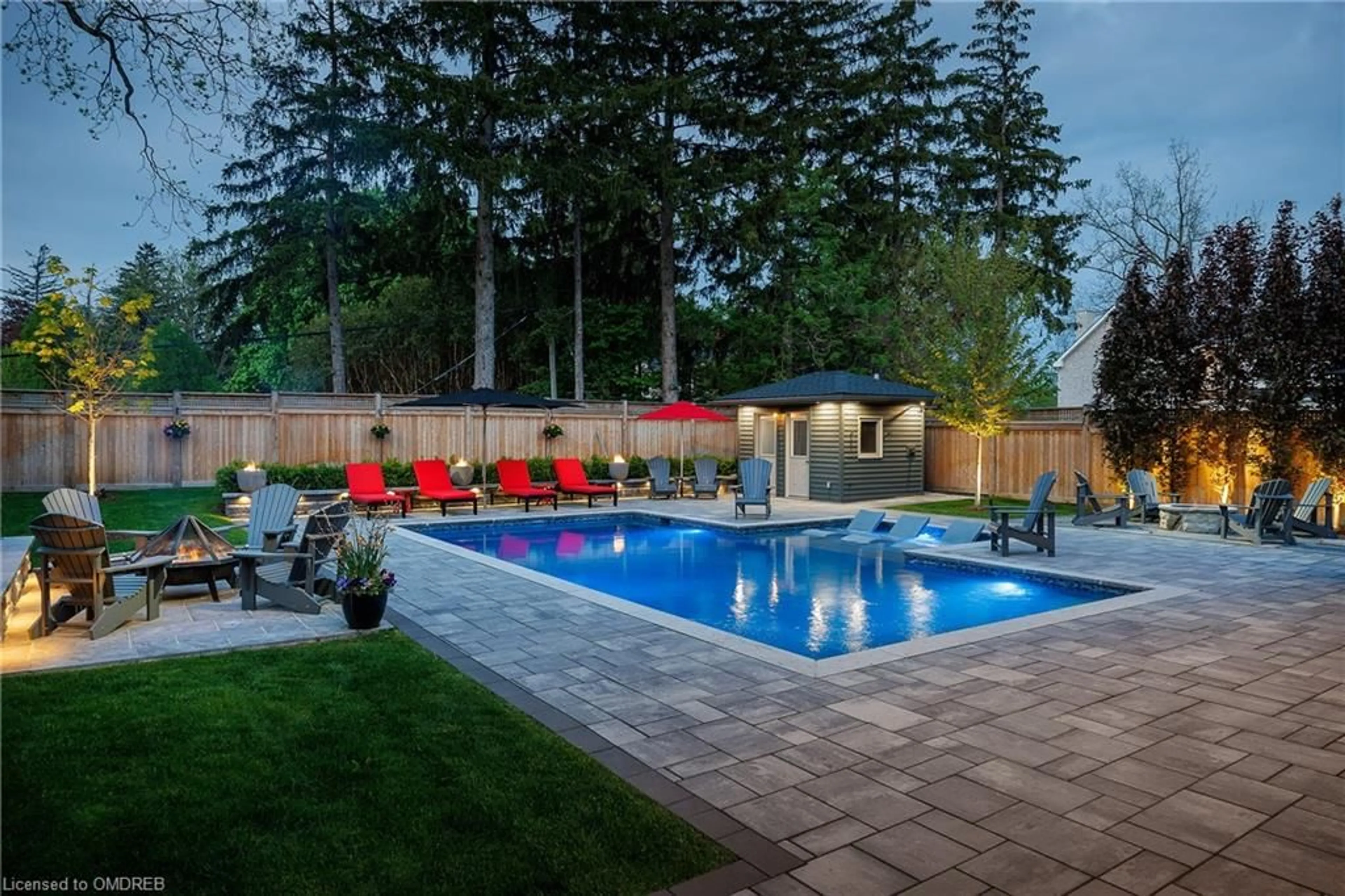 Indoor or outdoor pool for 125 Suffolk Ave, Oakville Ontario L6K 2L5