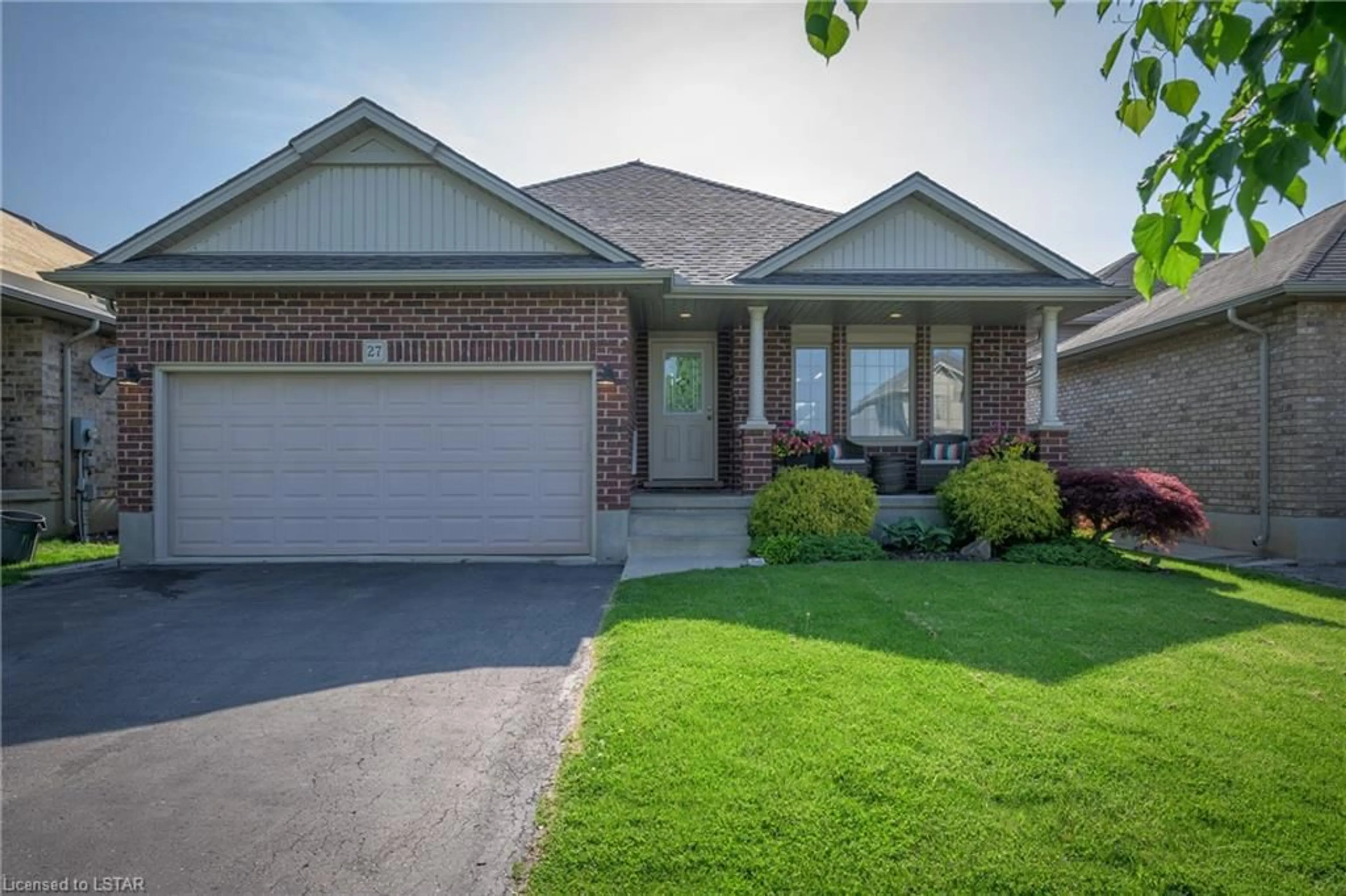 Frontside or backside of a home for 27 Hagerman Cres, St. Thomas Ontario N5R 6M2