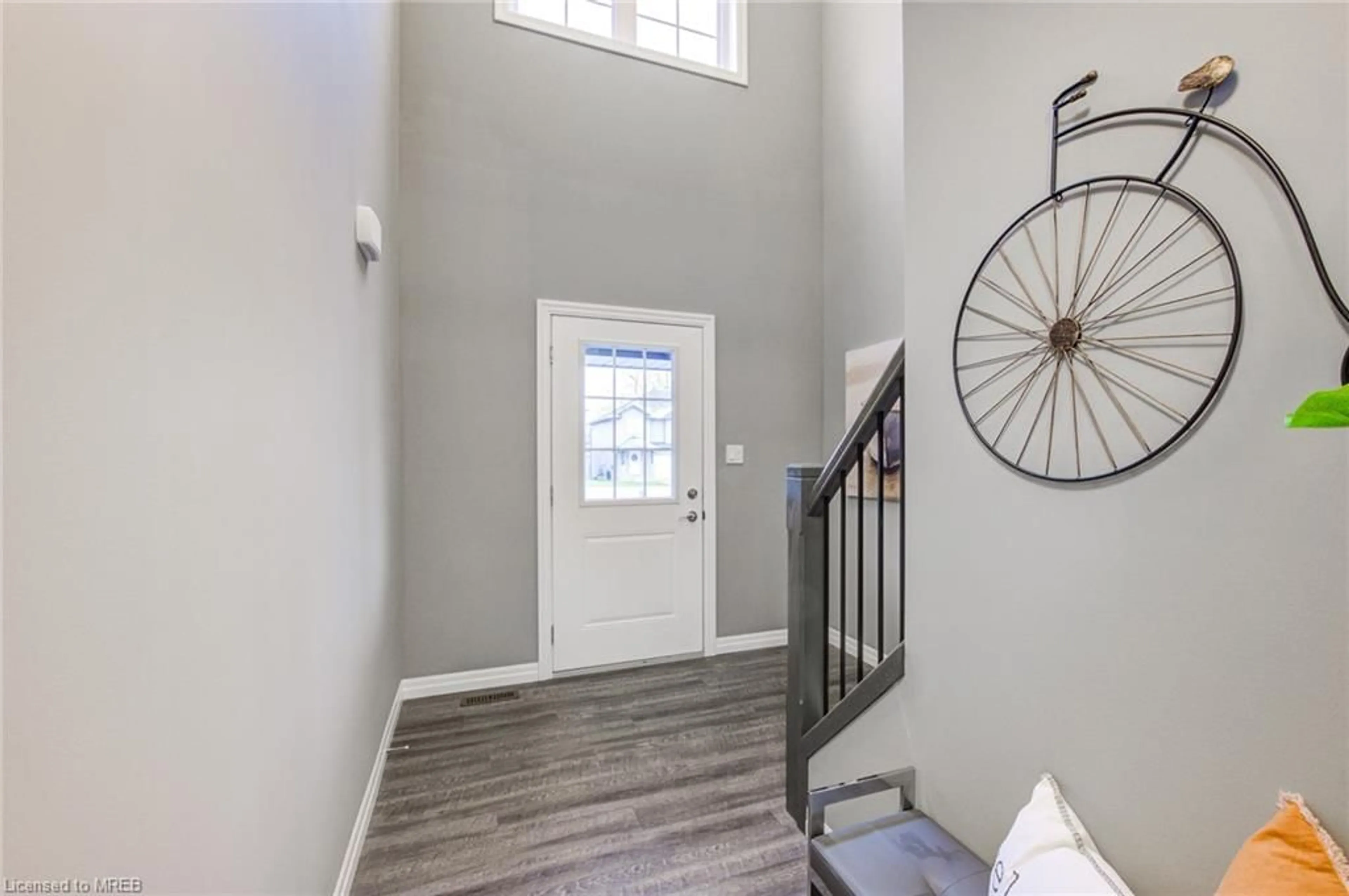 Indoor entryway for 343 Huron St #14, Woodstock Ontario N4S 7A5