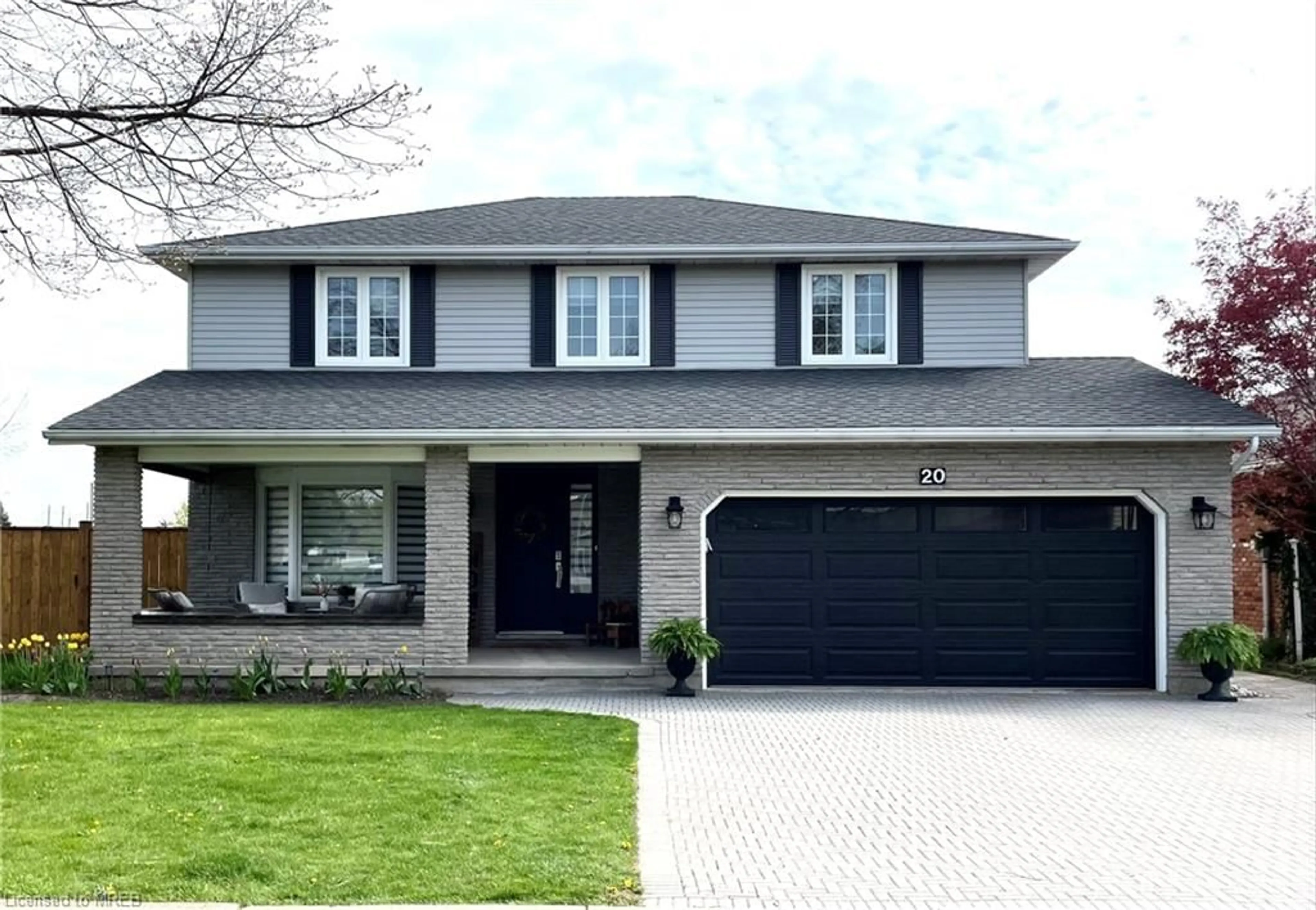 Home with brick exterior material for 20 Stonebridge Gate, St. Catharines Ontario L2S 3N1