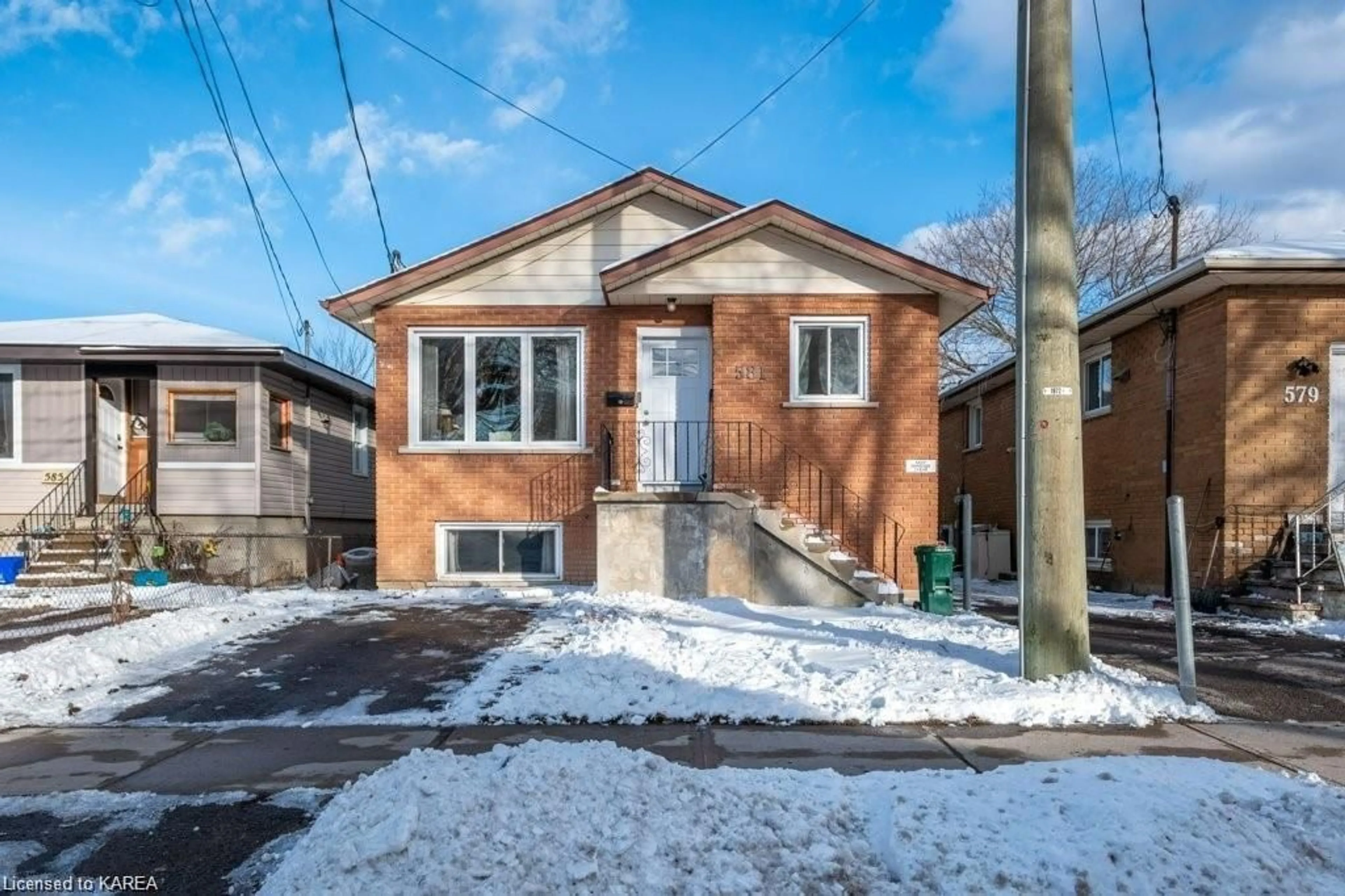 Frontside or backside of a home for 581 Macdonnell St, Kingston Ontario K7K 4W9