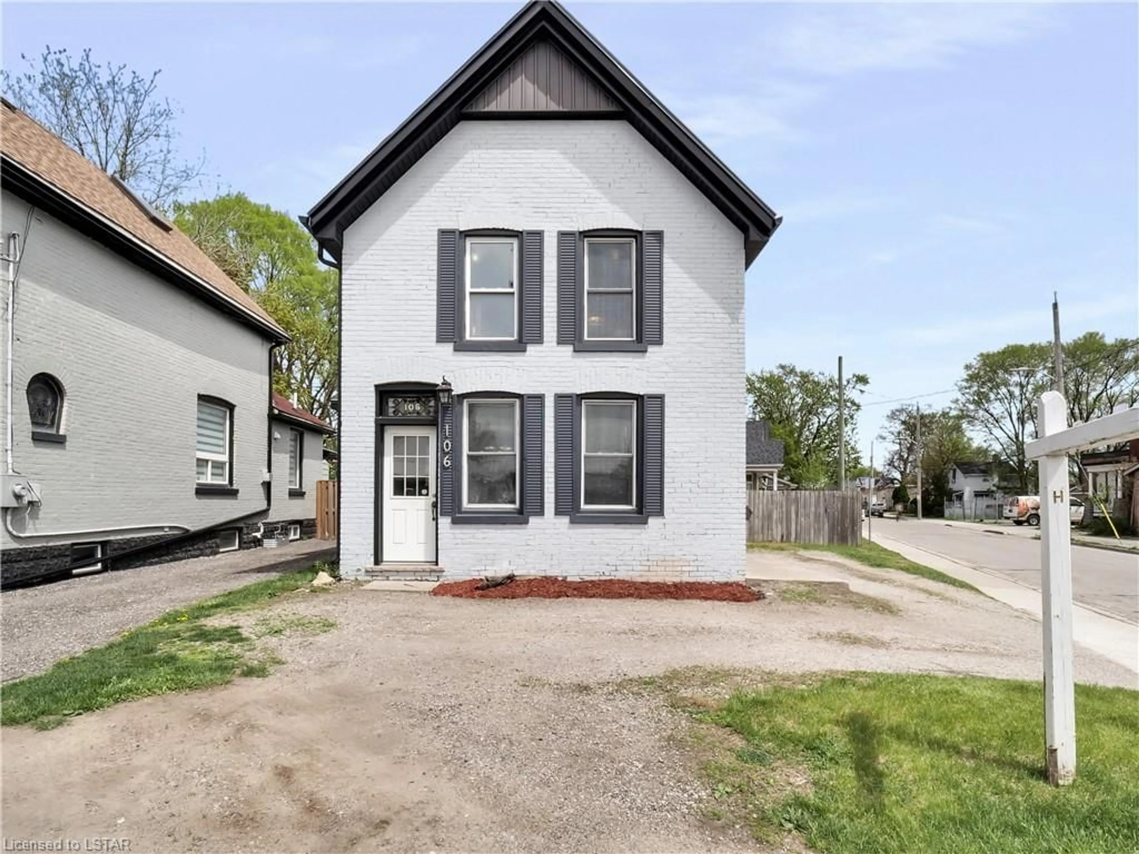 Frontside or backside of a home for 106 Rectory St, London Ontario N2G 0E3