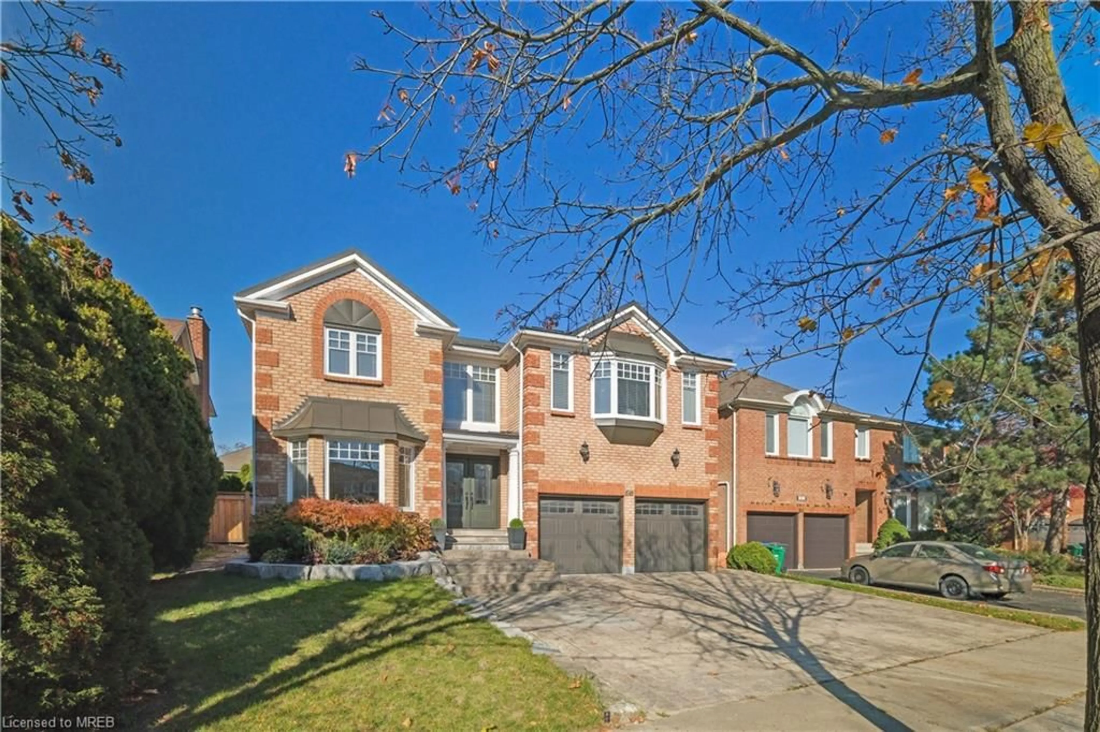 A pic from exterior of the house or condo for 1519 Ballentrae Dr, Mississauga Ontario L5M 3N4