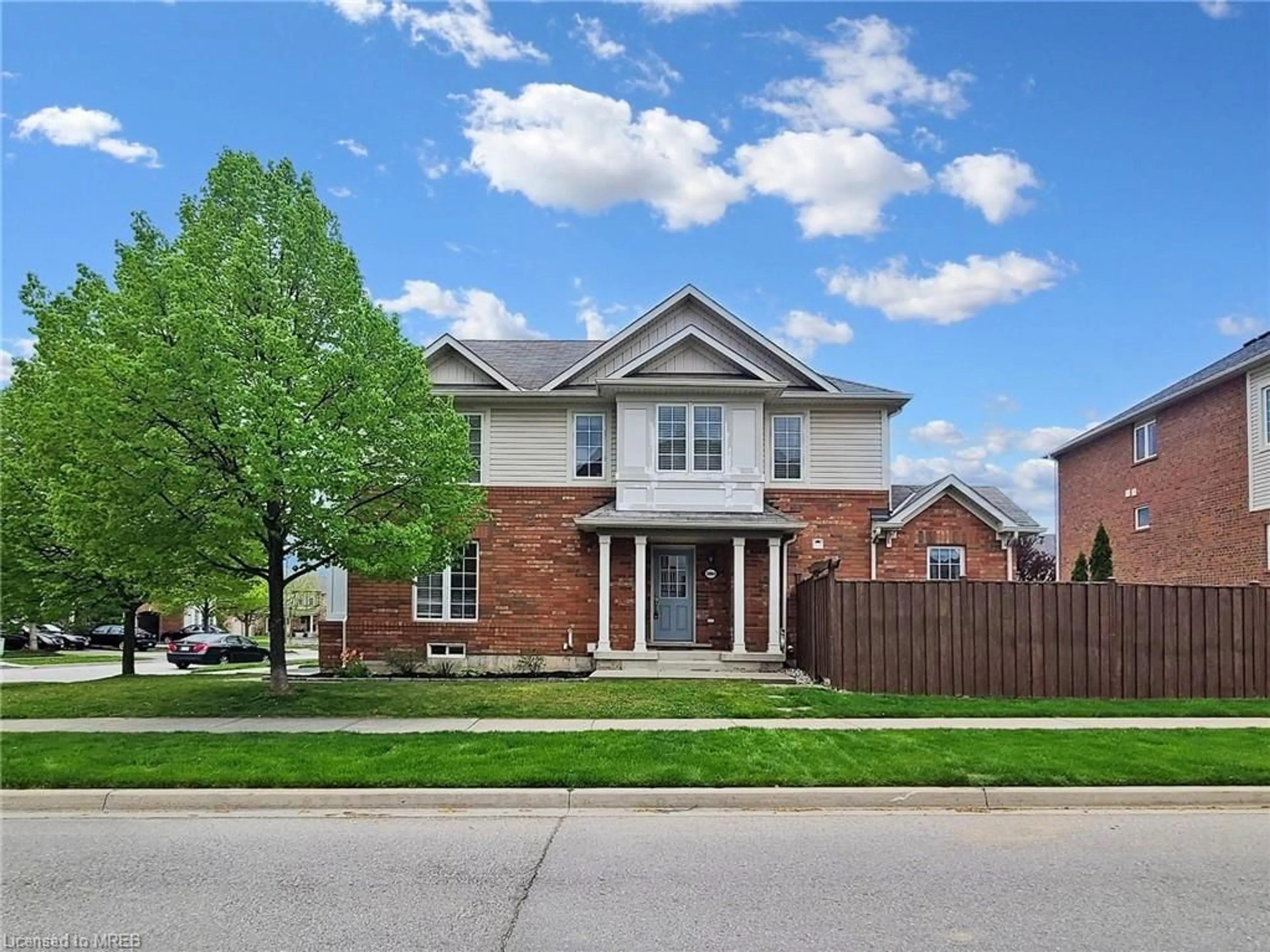 Frontside or backside of a home for 3064 Stornoway Cir, Oakville Ontario L6M 5H7