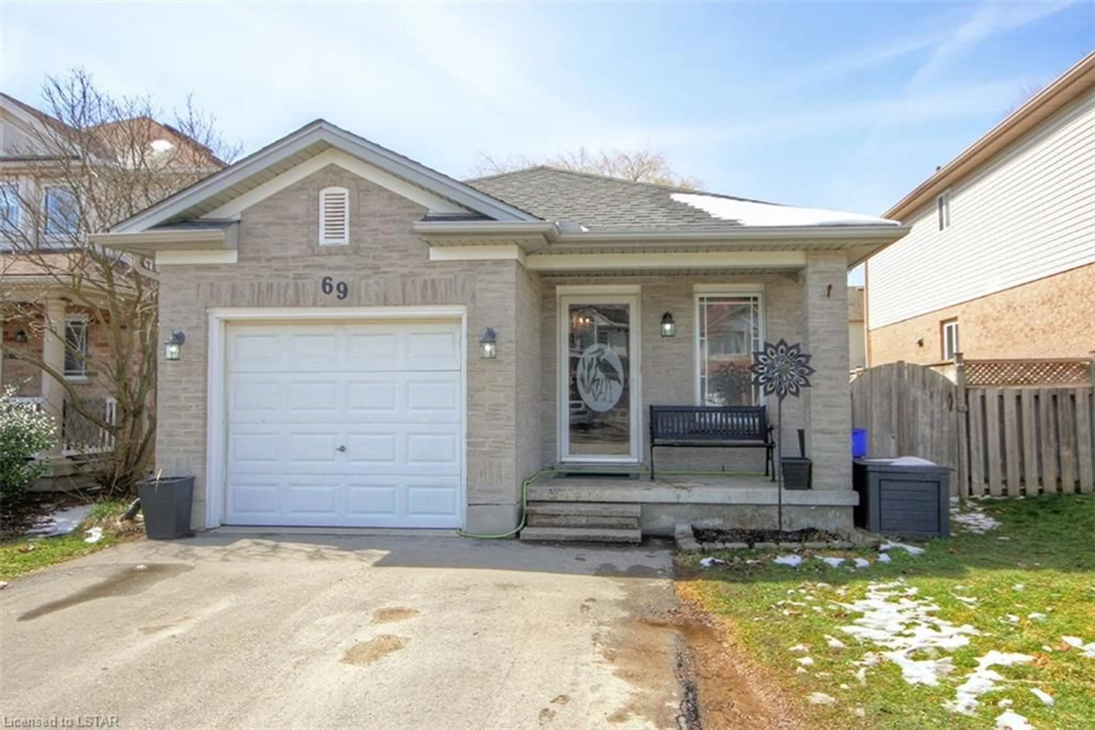 Frontside or backside of a home for 69 Rossmore Crt, London Ontario N6C 6B7