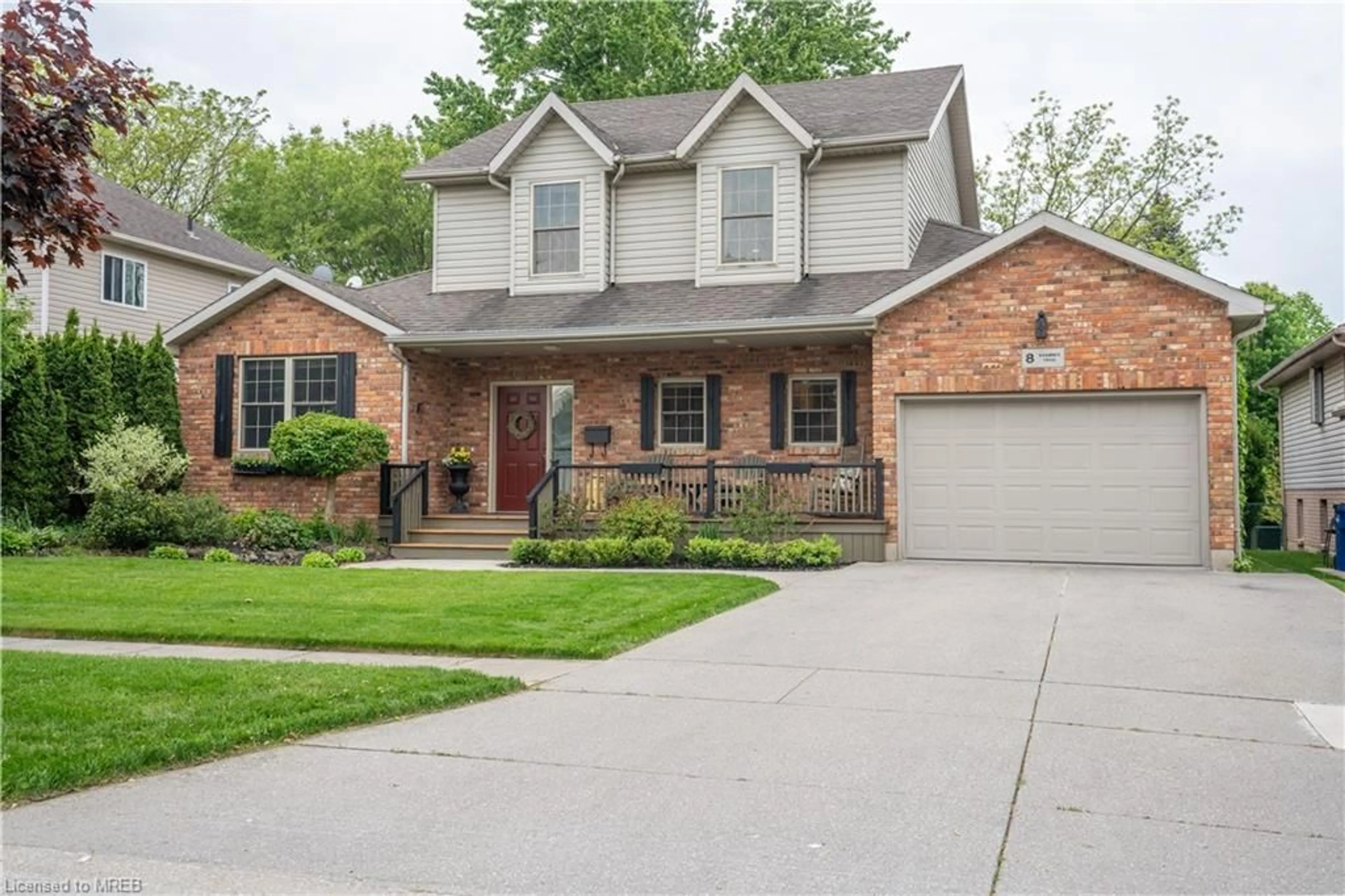 Home with brick exterior material for 8 Shawnee Trail, Chatham Ontario N7M 6J7