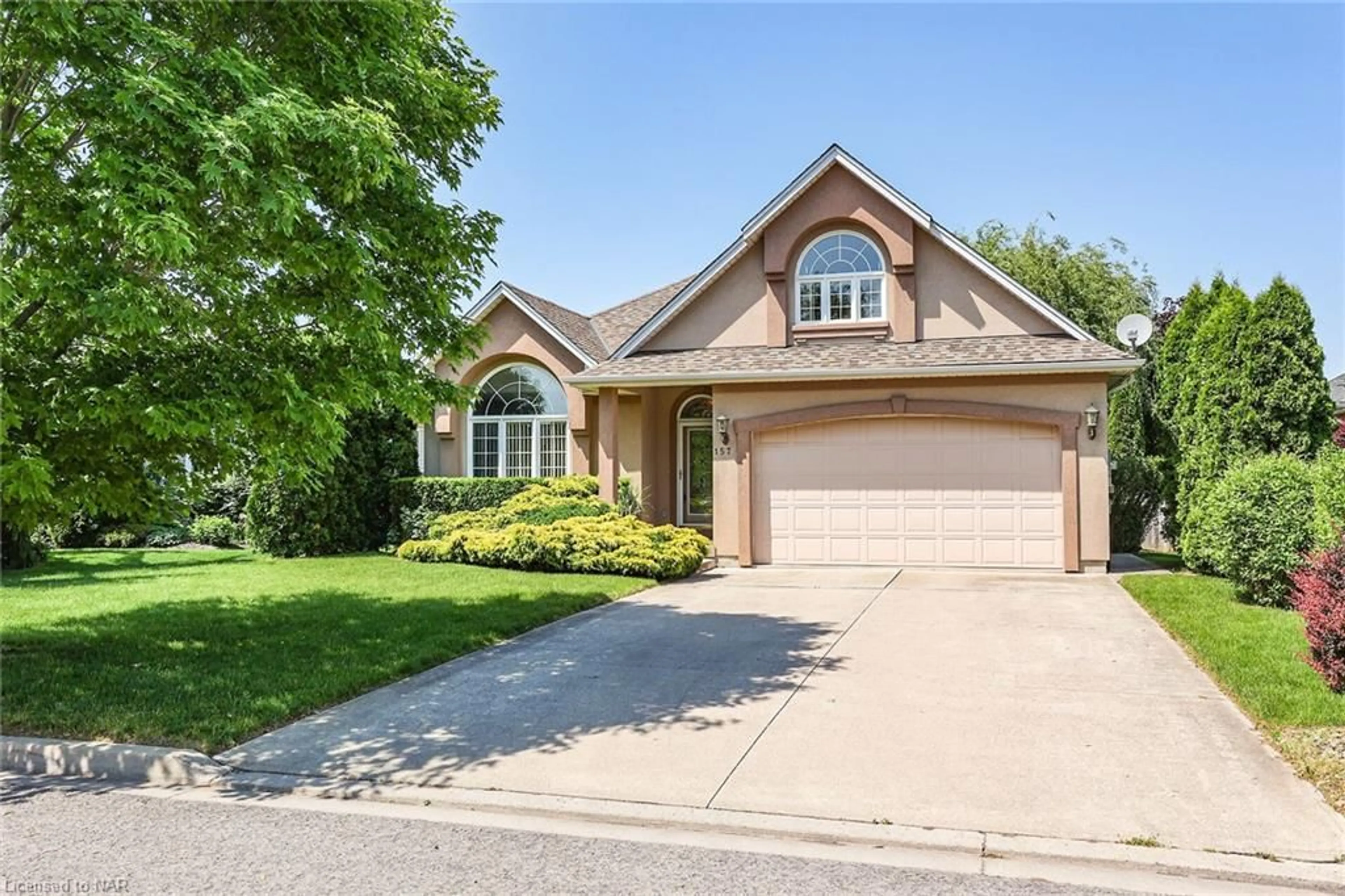 Frontside or backside of a home for 157 Loretta Dr, Niagara-on-the-Lake Ontario L0S 1T0