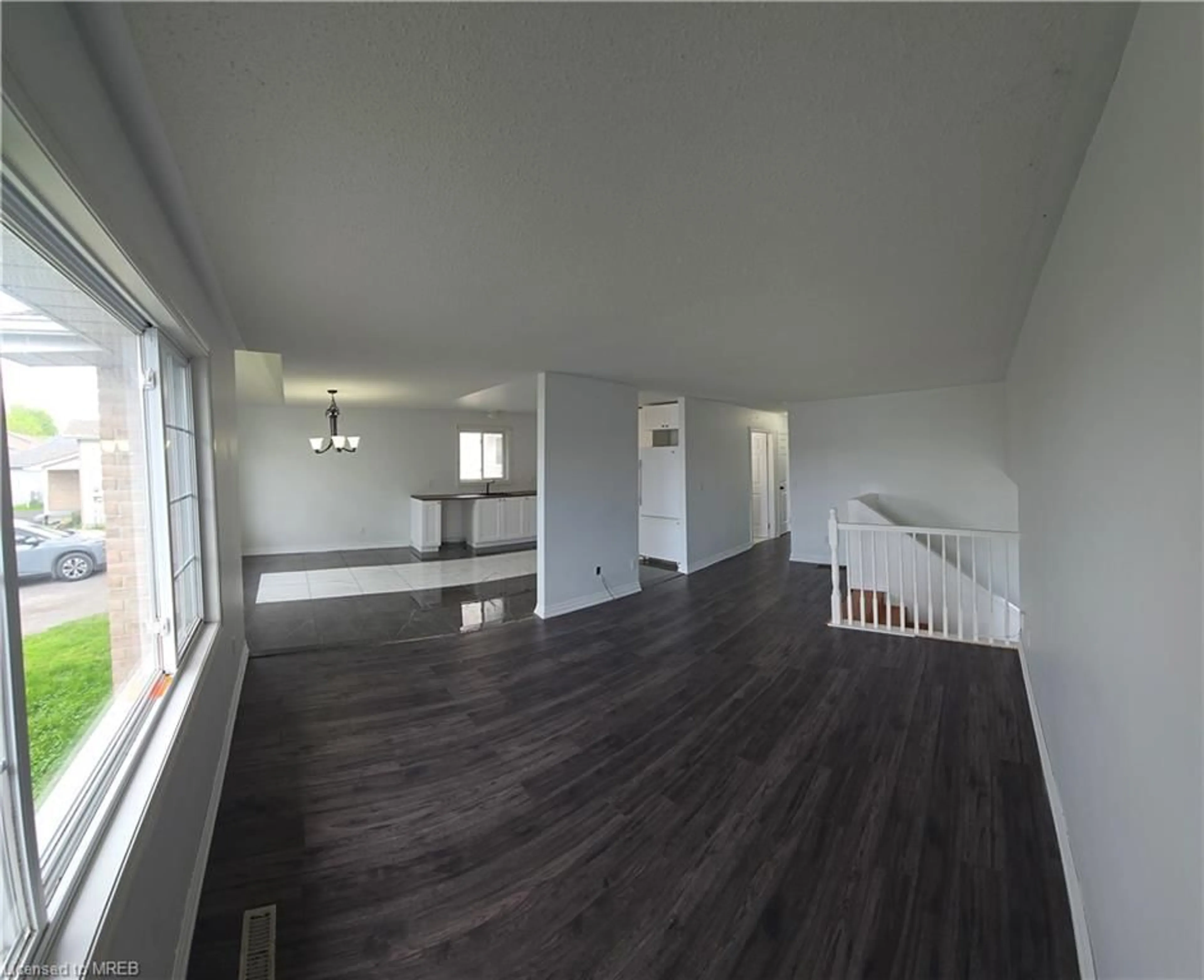 A pic of a room for 8 Lake Crt, Belleville Ontario K8P 5M8