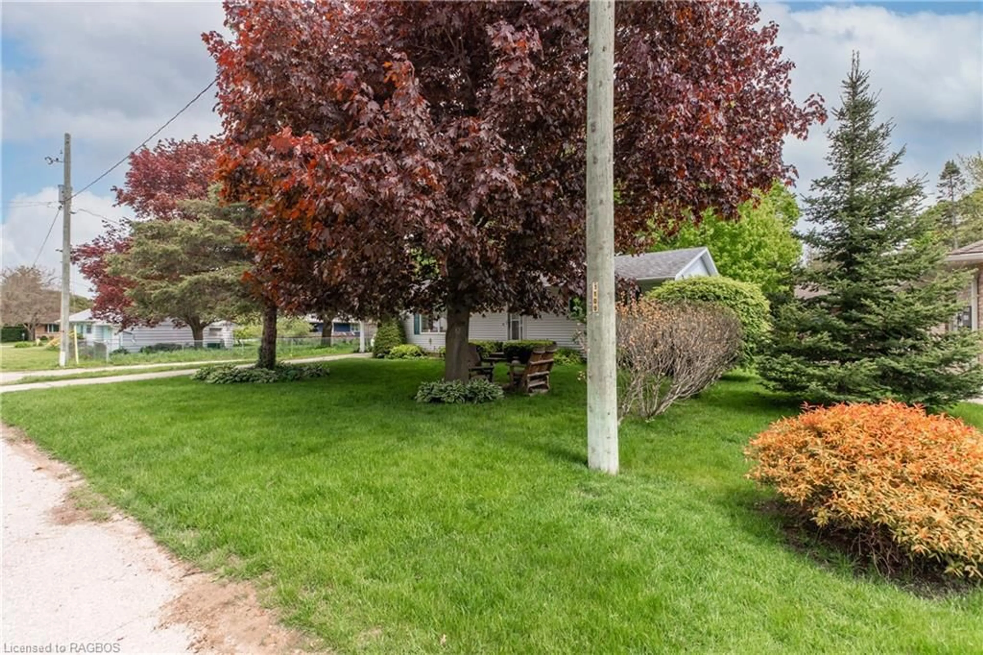 Fenced yard for 725 King St, Port Elgin Ontario N0H 2C0