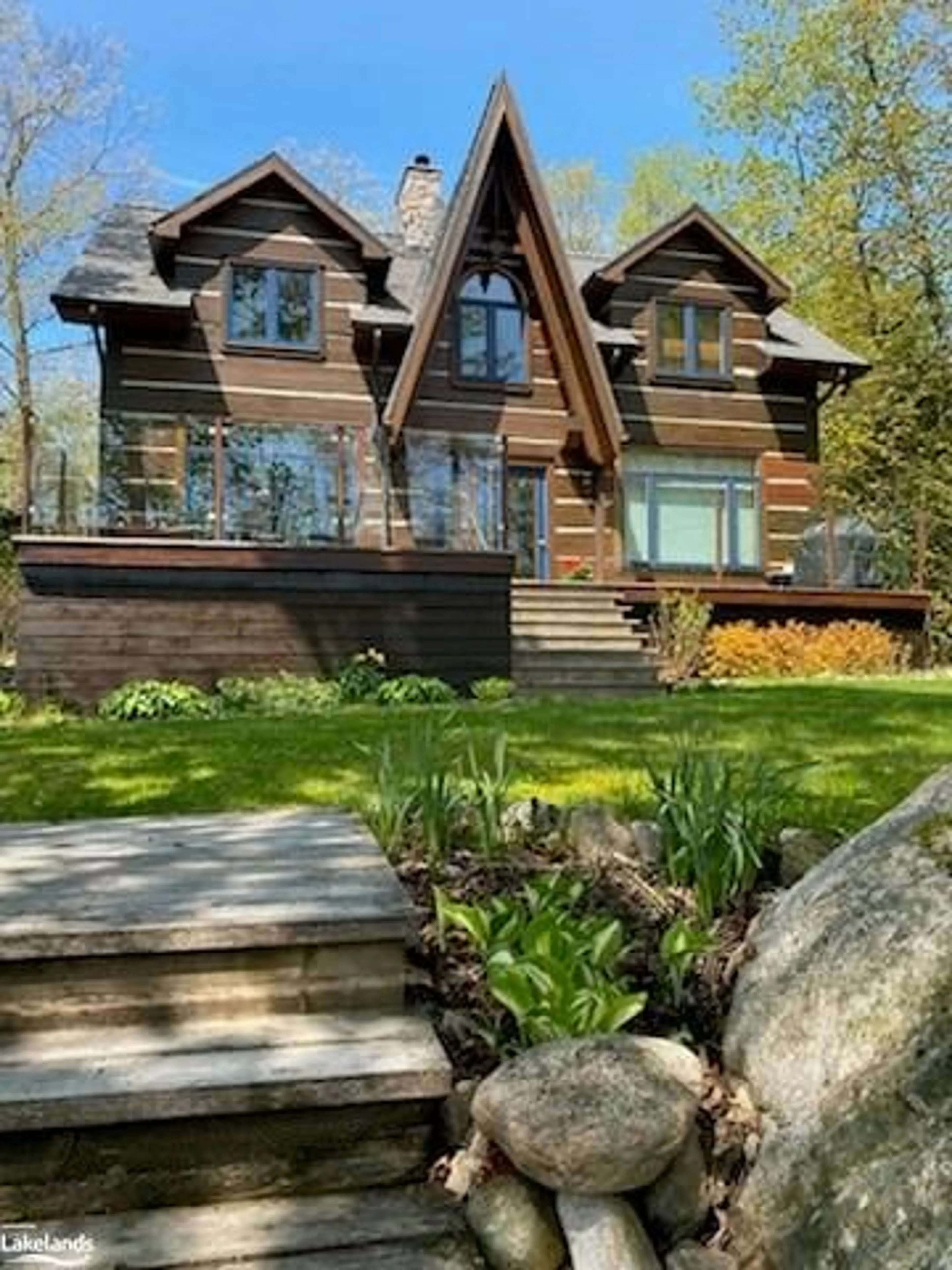 Frontside or backside of a home for 340 West Shore Dr, Tiny Ontario L9M 0M7