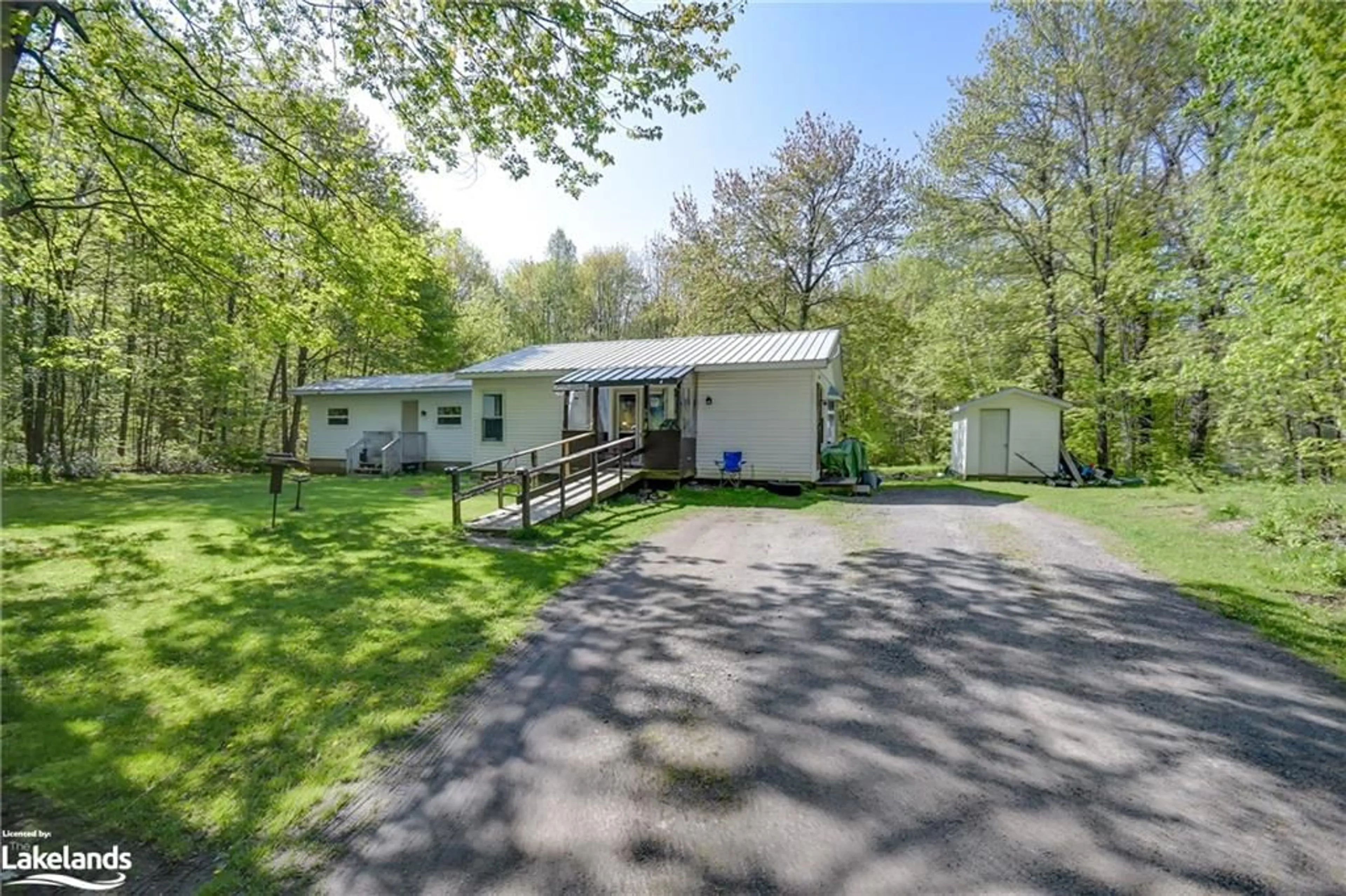 Cottage for 1012 Reg Schell Rd, Kilworthy Ontario P0E 1G0
