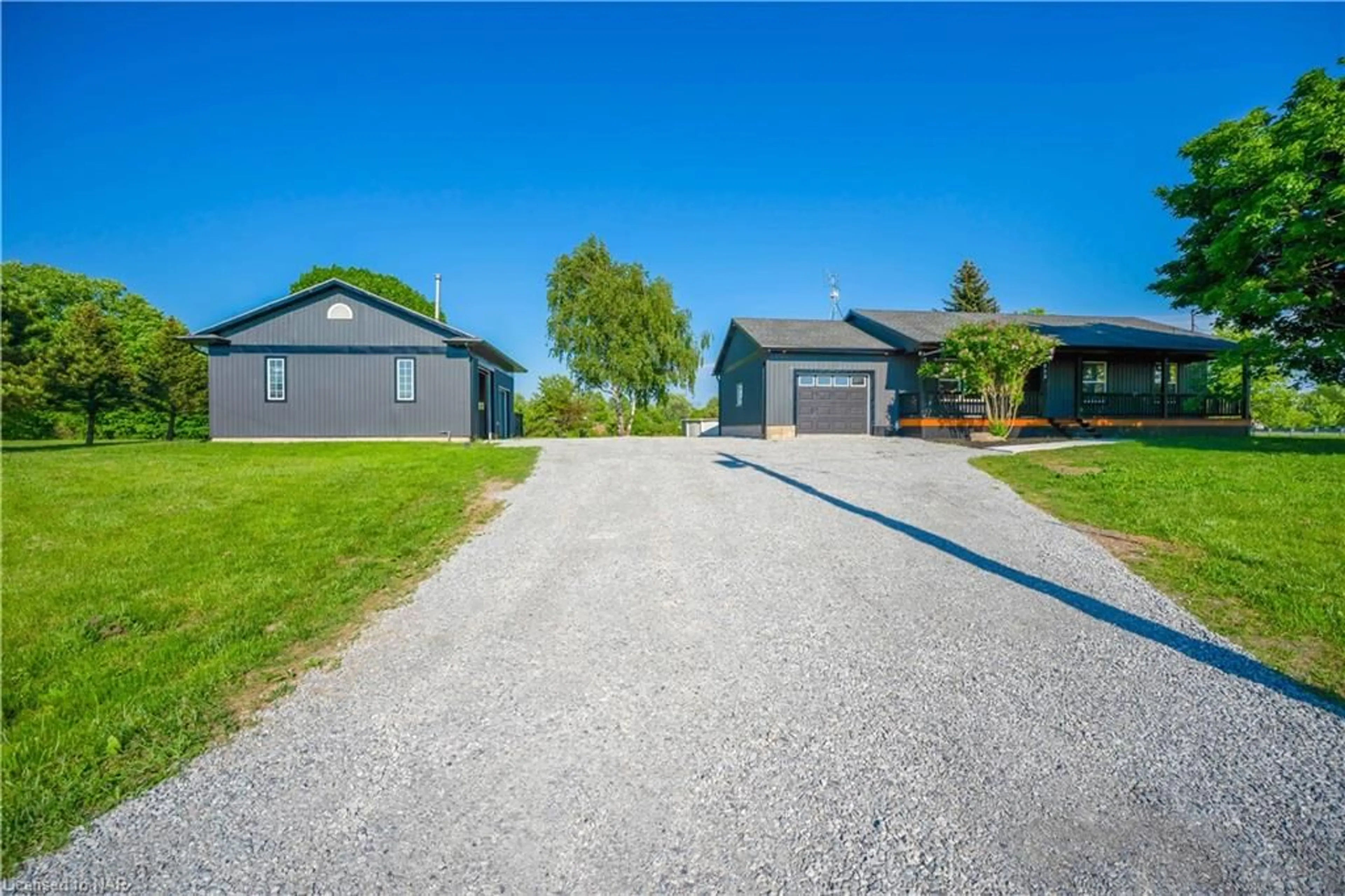 Frontside or backside of a home for 1033 Neff Rd, Sherkston Ontario L0S 1R0