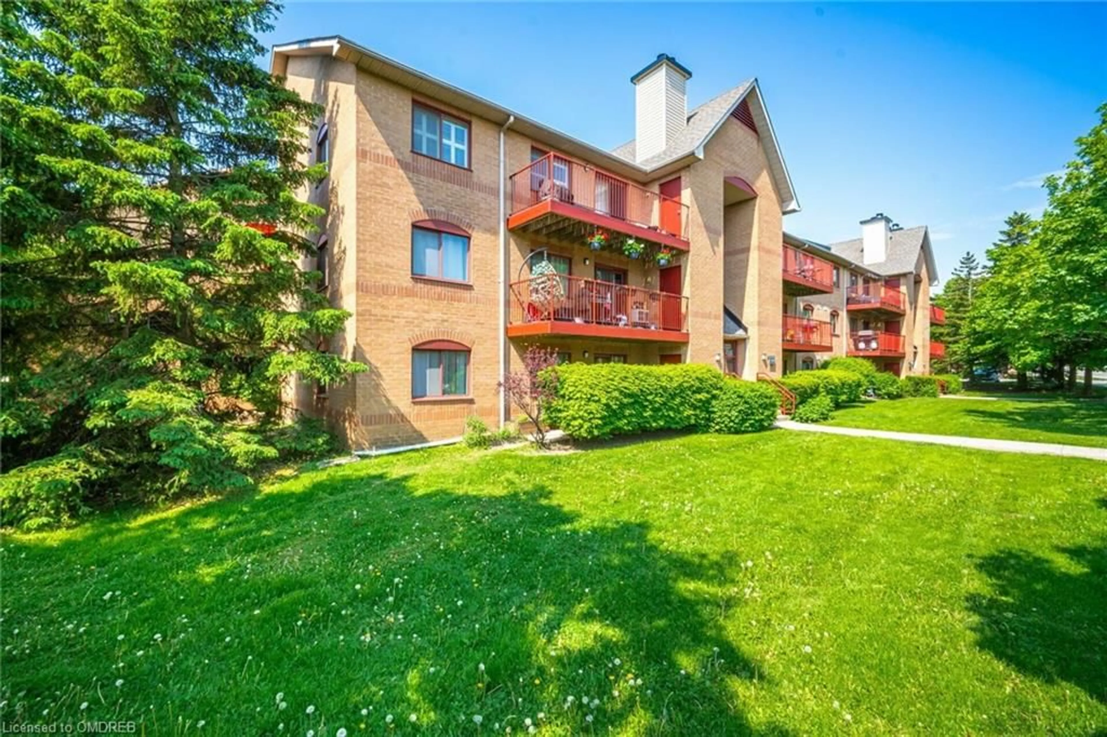 A pic from exterior of the house or condo for 1508 Pilgrims Way #811, Oakville Ontario L6M 3H1