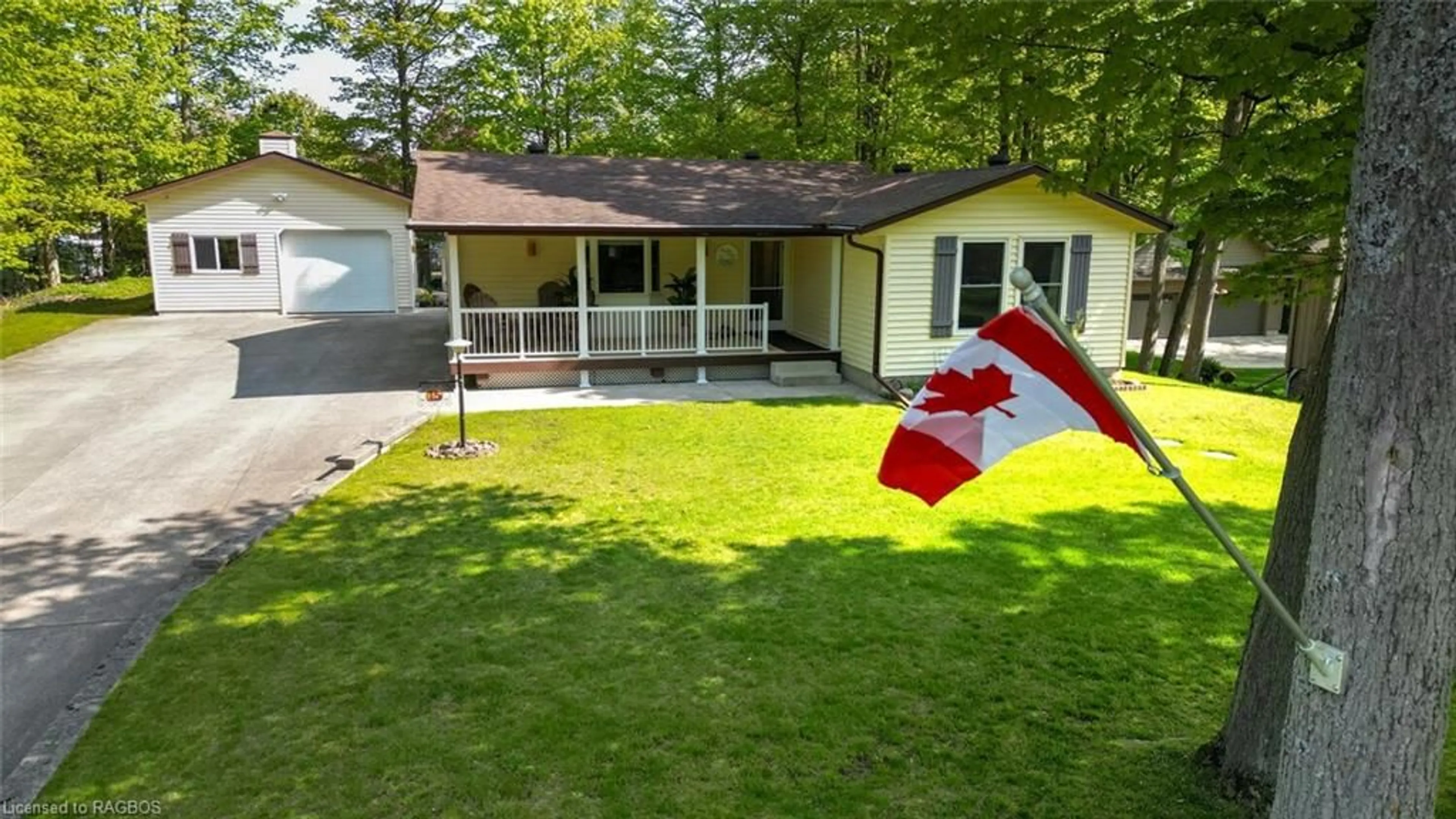 Cottage for 75 Lakeland Dr, Sauble Beach Ontario N0H 2G0