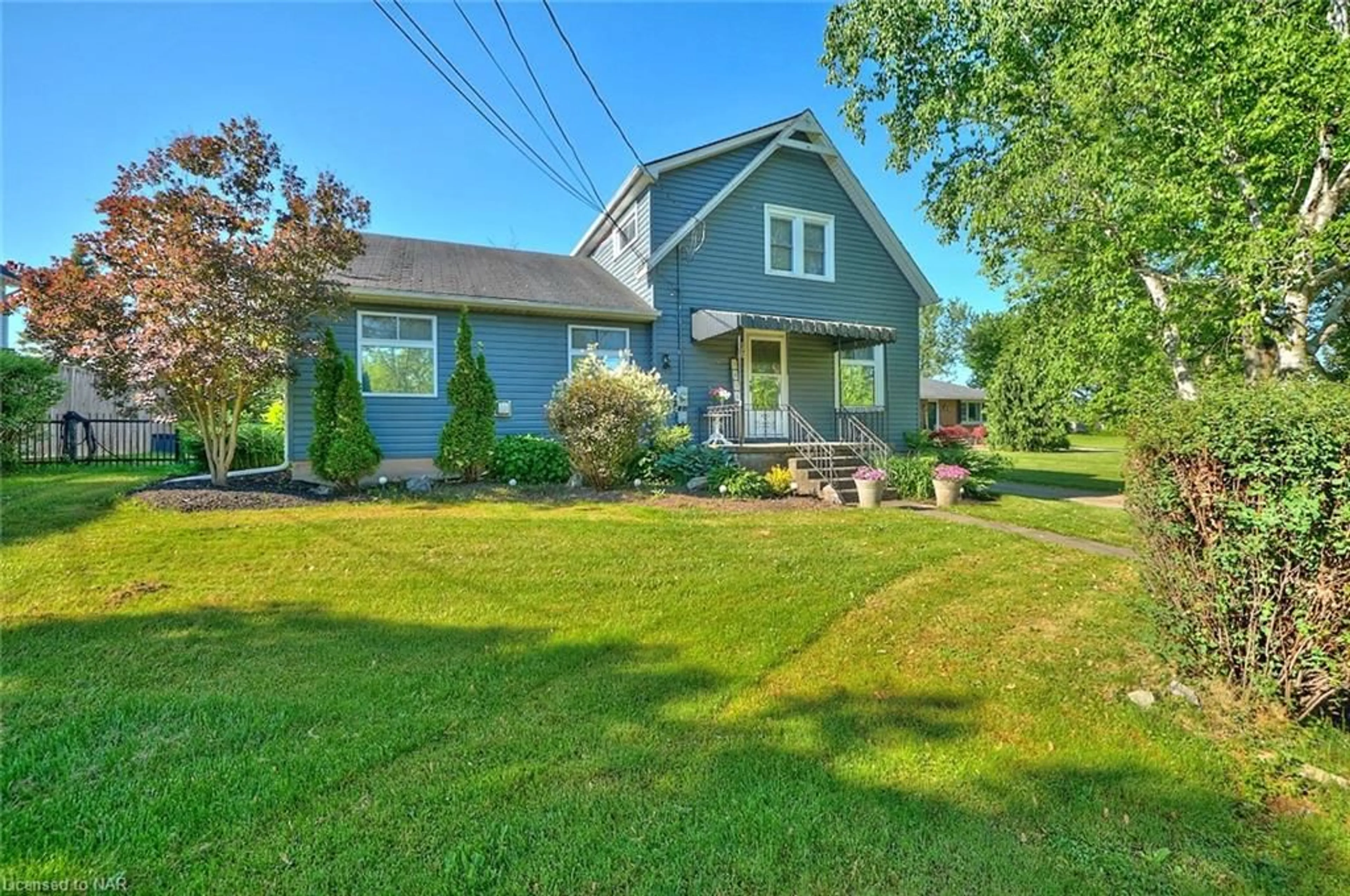 Cottage for 3859 West Main St, Stevensville Ontario L0S 1S0