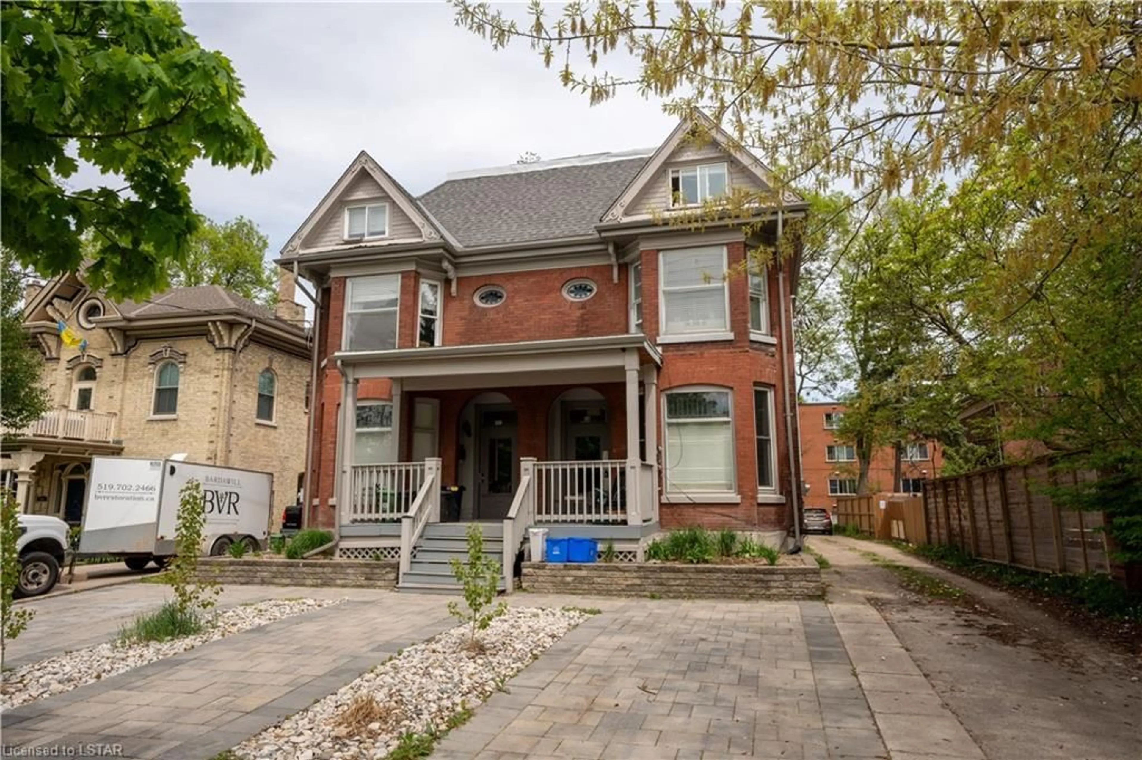 Home with brick exterior material for 500 502 Colborne St, London Ontario N6B 2T5