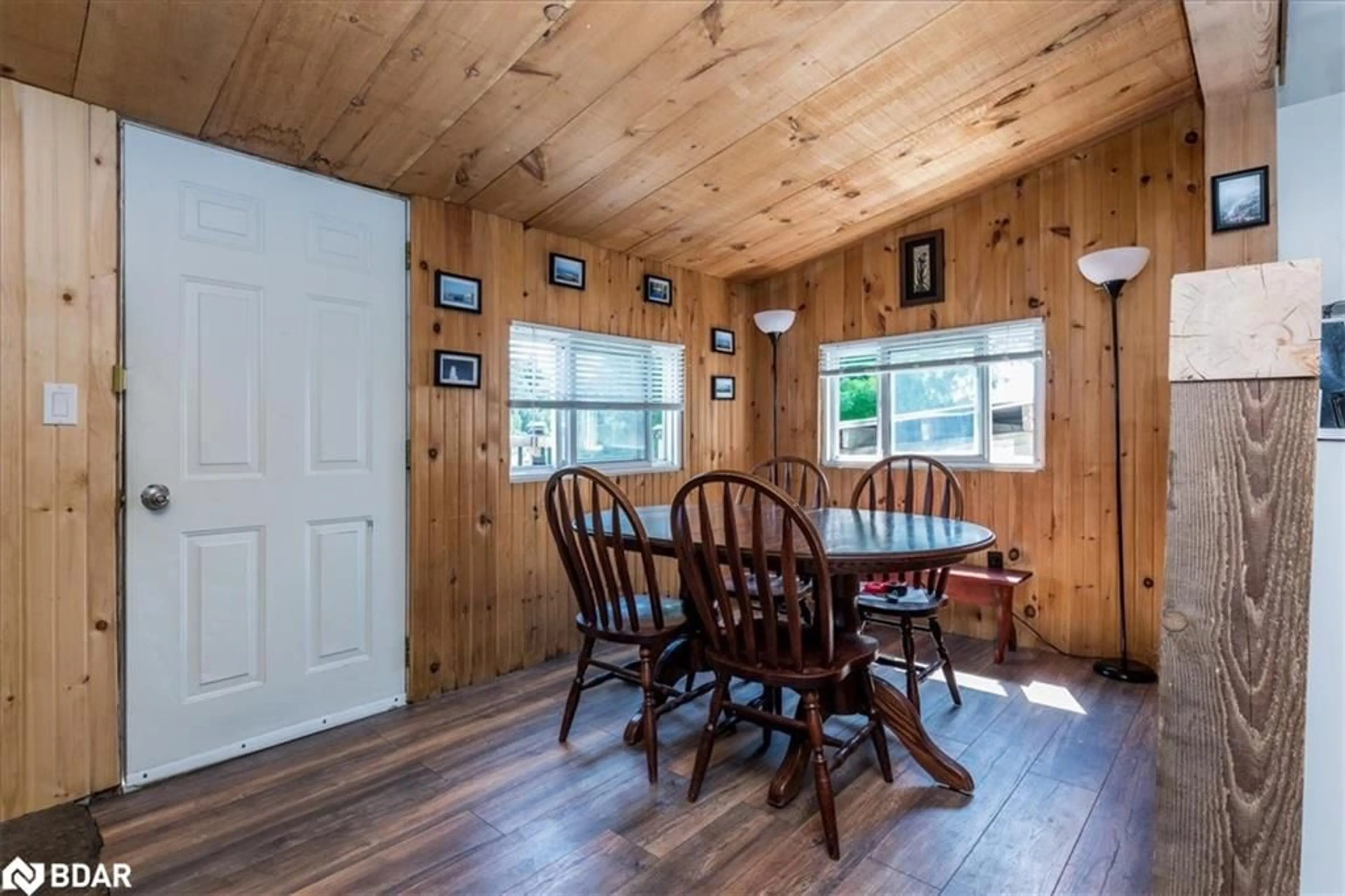 Dining room for 2119 M N Conc, Washago Ontario L0K 2B0