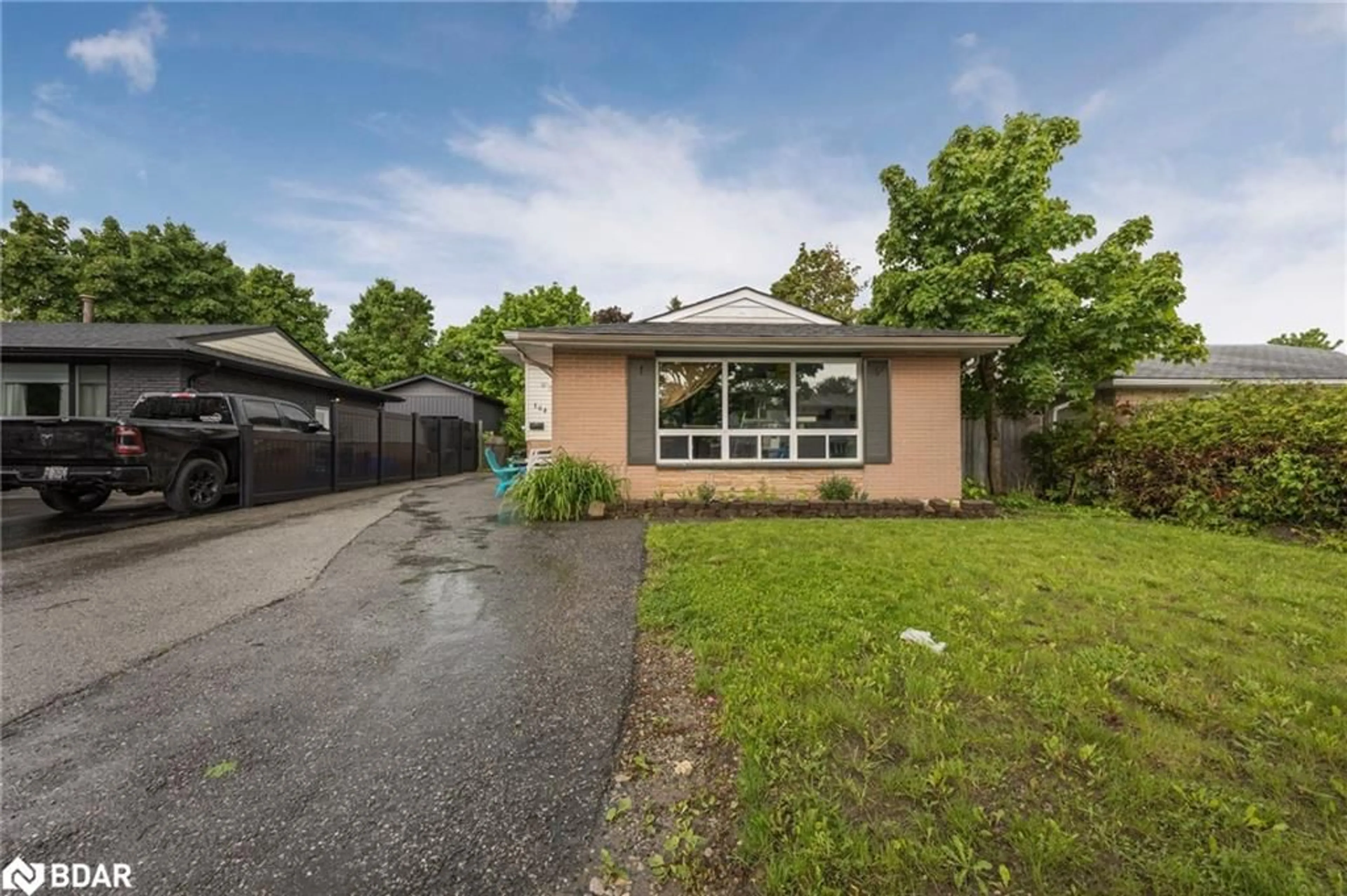 Frontside or backside of a home for 104 Daphne Cres #1, 2, 3, Barrie Ontario L4M 2Z1