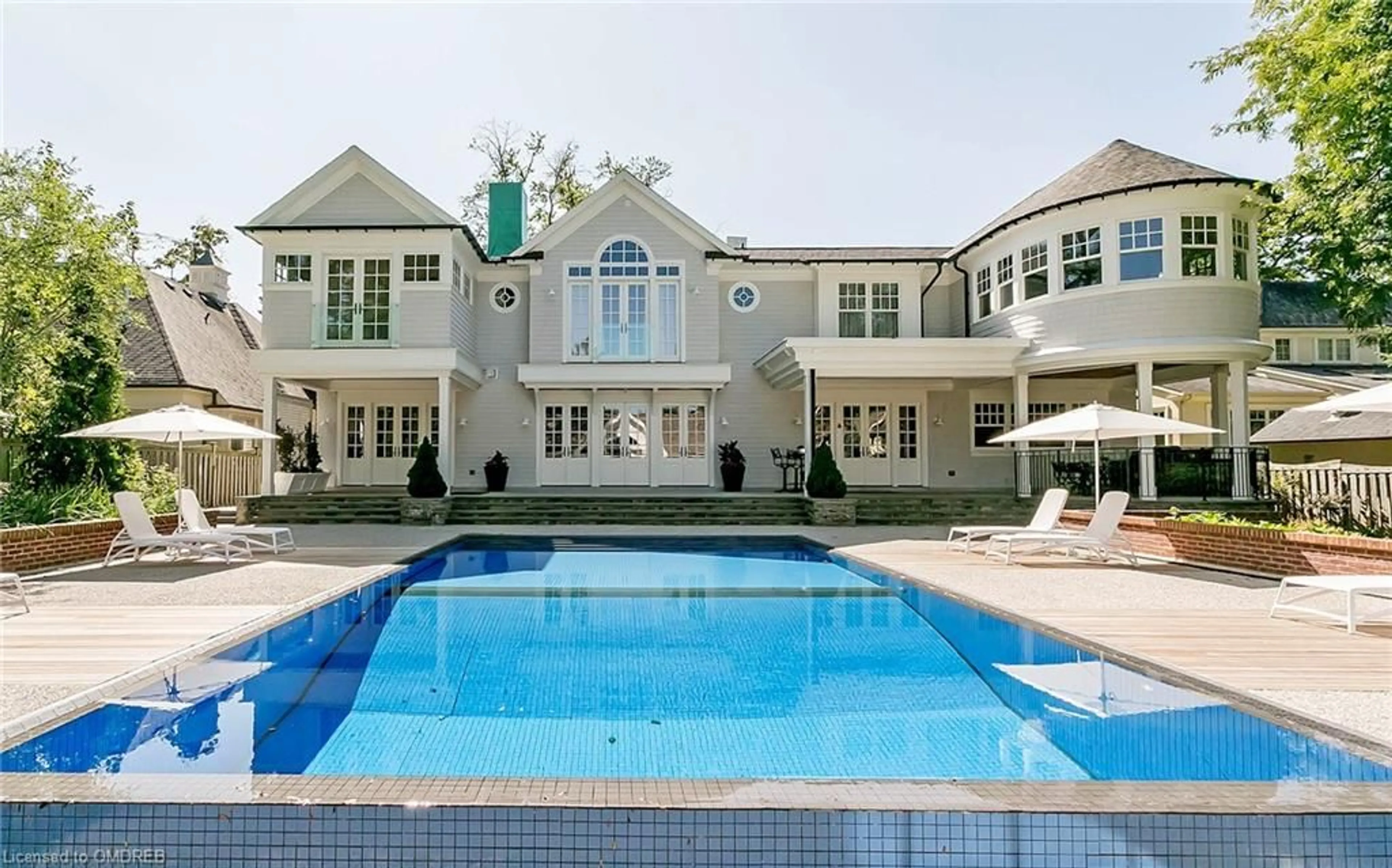 Indoor or outdoor pool for 27 Park Ave, Oakville Ontario L6J 3X9