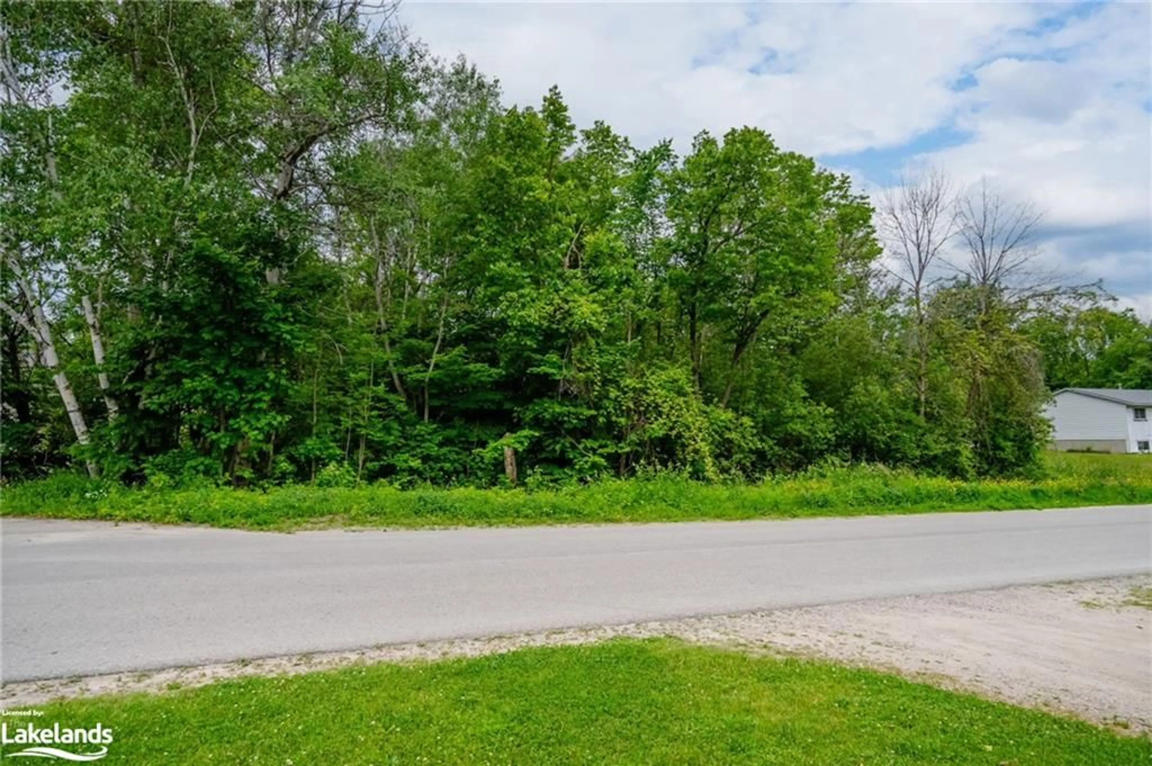 A pic from exterior of the house or condo, the street view for 401 Mcnicoll St, Port McNicoll Ontario L0K 1R0