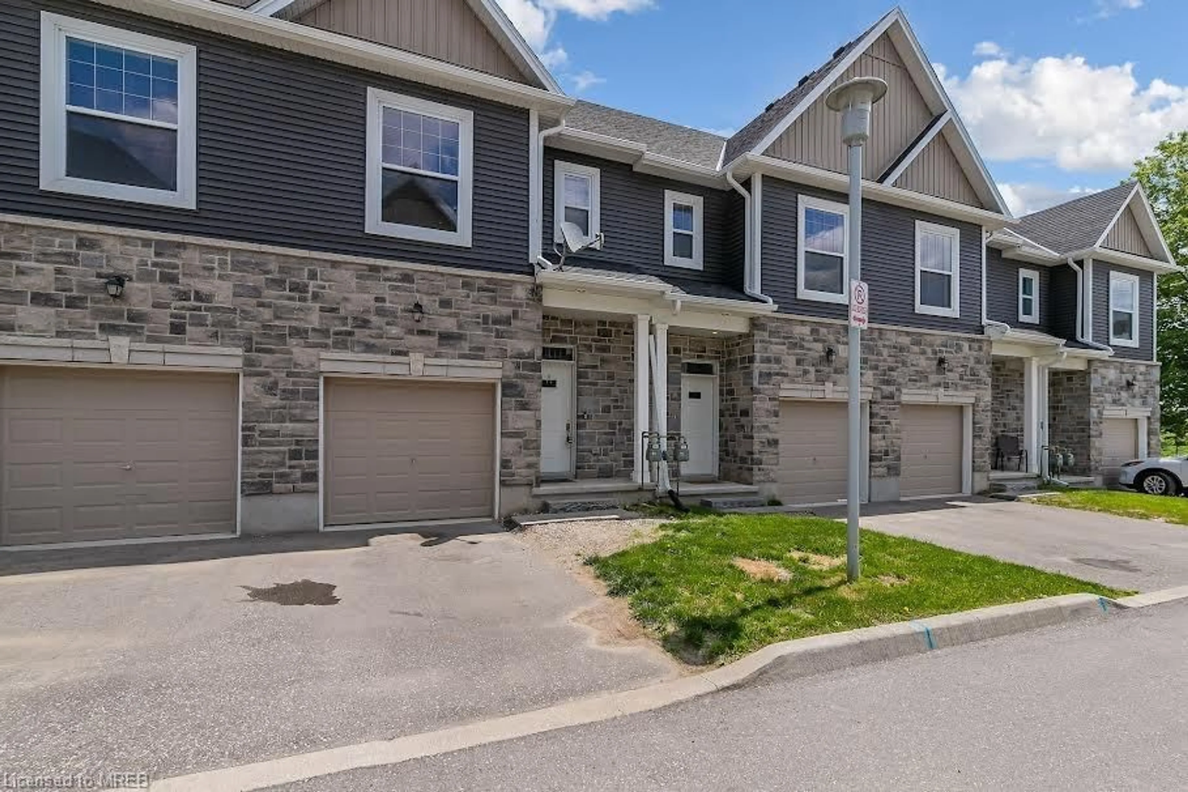 A pic from exterior of the house or condo for 439 Athlone Ave #4F, Woodstock Ontario N4V 0C8