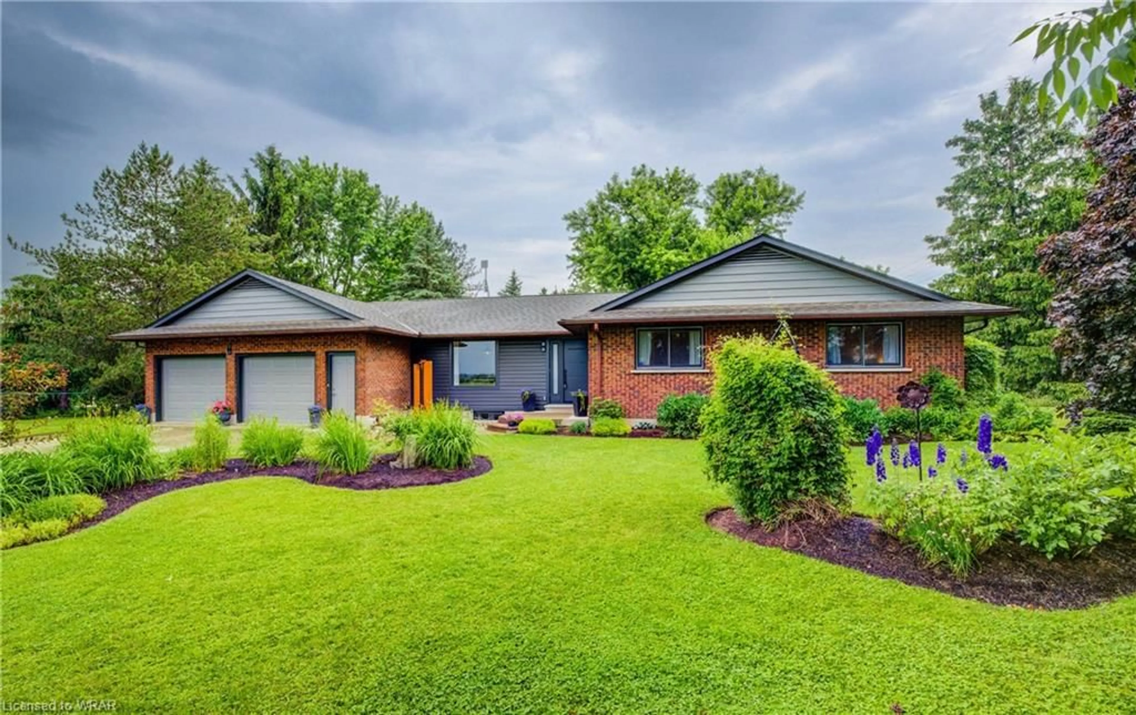 Home with brick exterior material for 858 Nafziger Rd, New Hamburg Ontario N3A 3G6