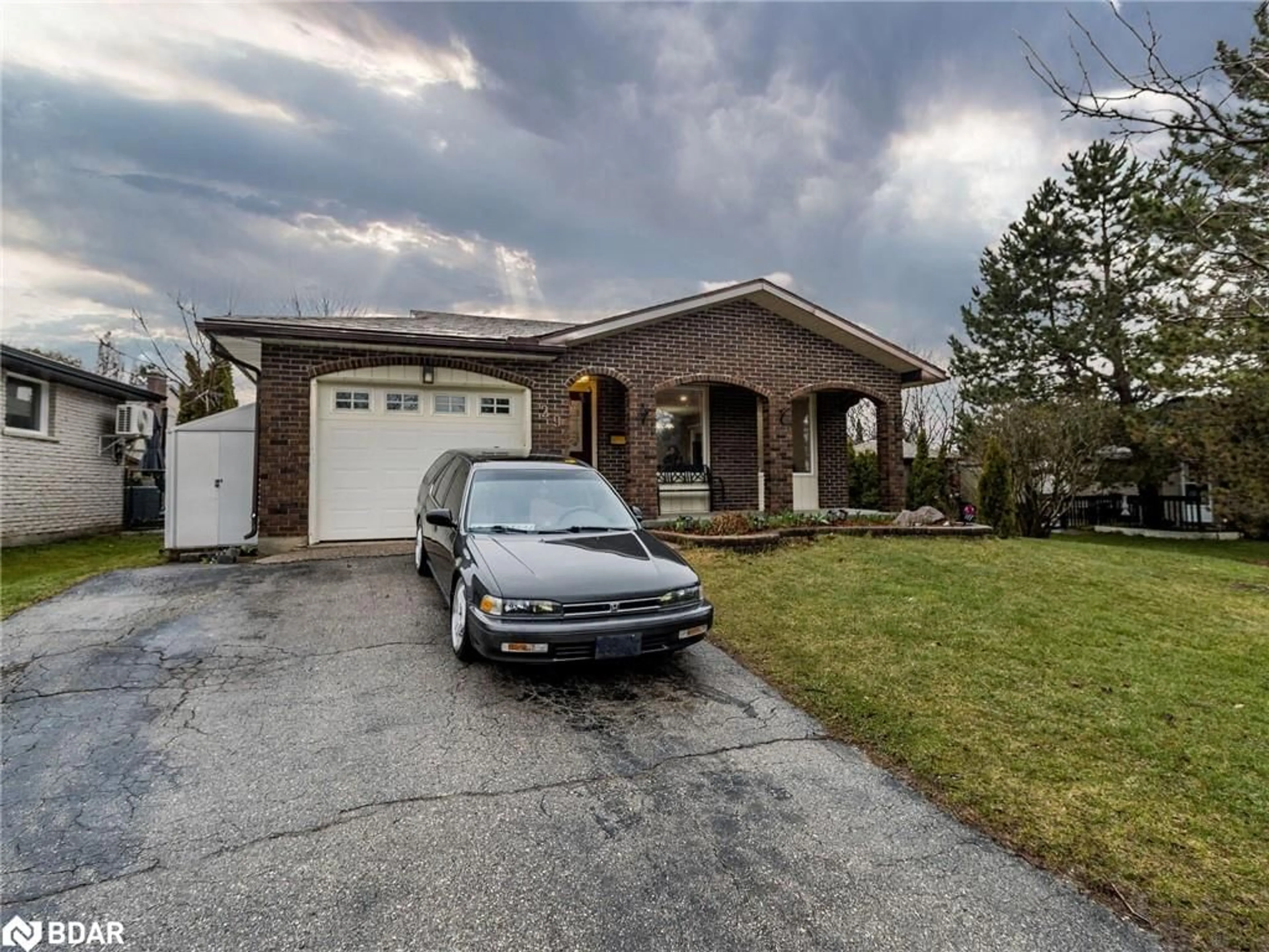 Frontside or backside of a home for 29 Culpepper Dr, Waterloo Ontario N2L 5K8