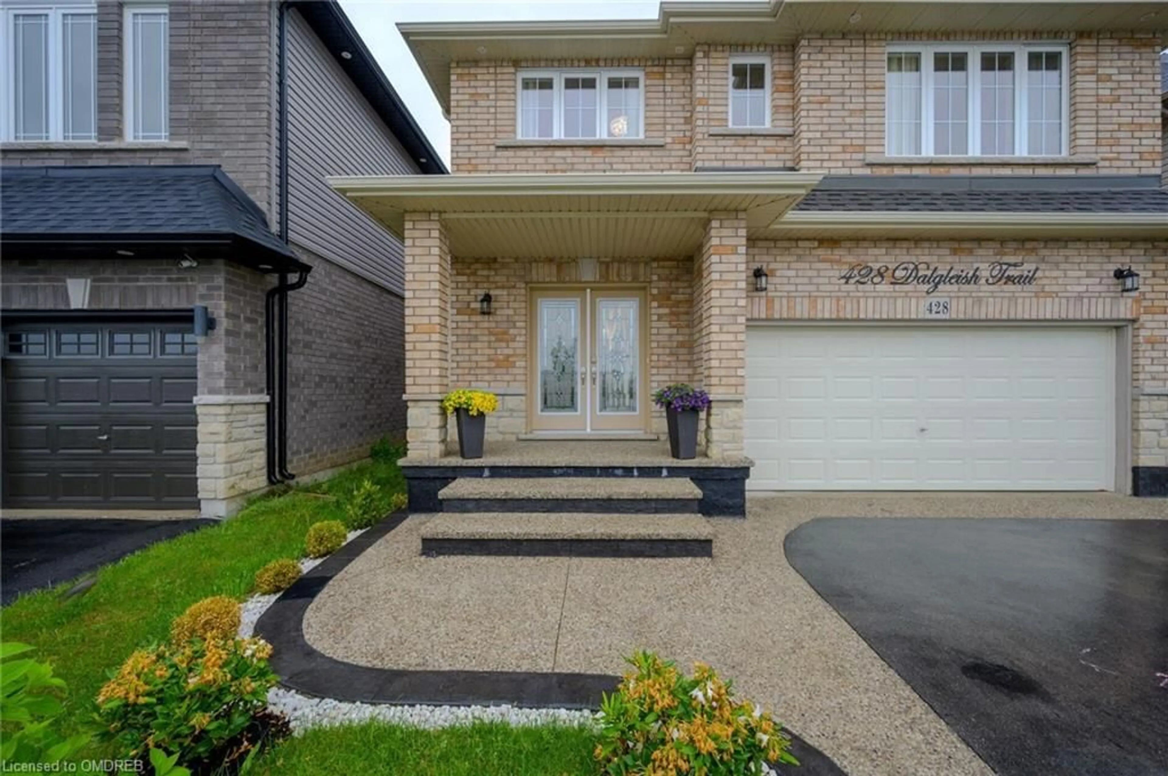 Home with brick exterior material for 428 Dalgleish Trail Trail, Stoney Creek Ontario L0R 1P0