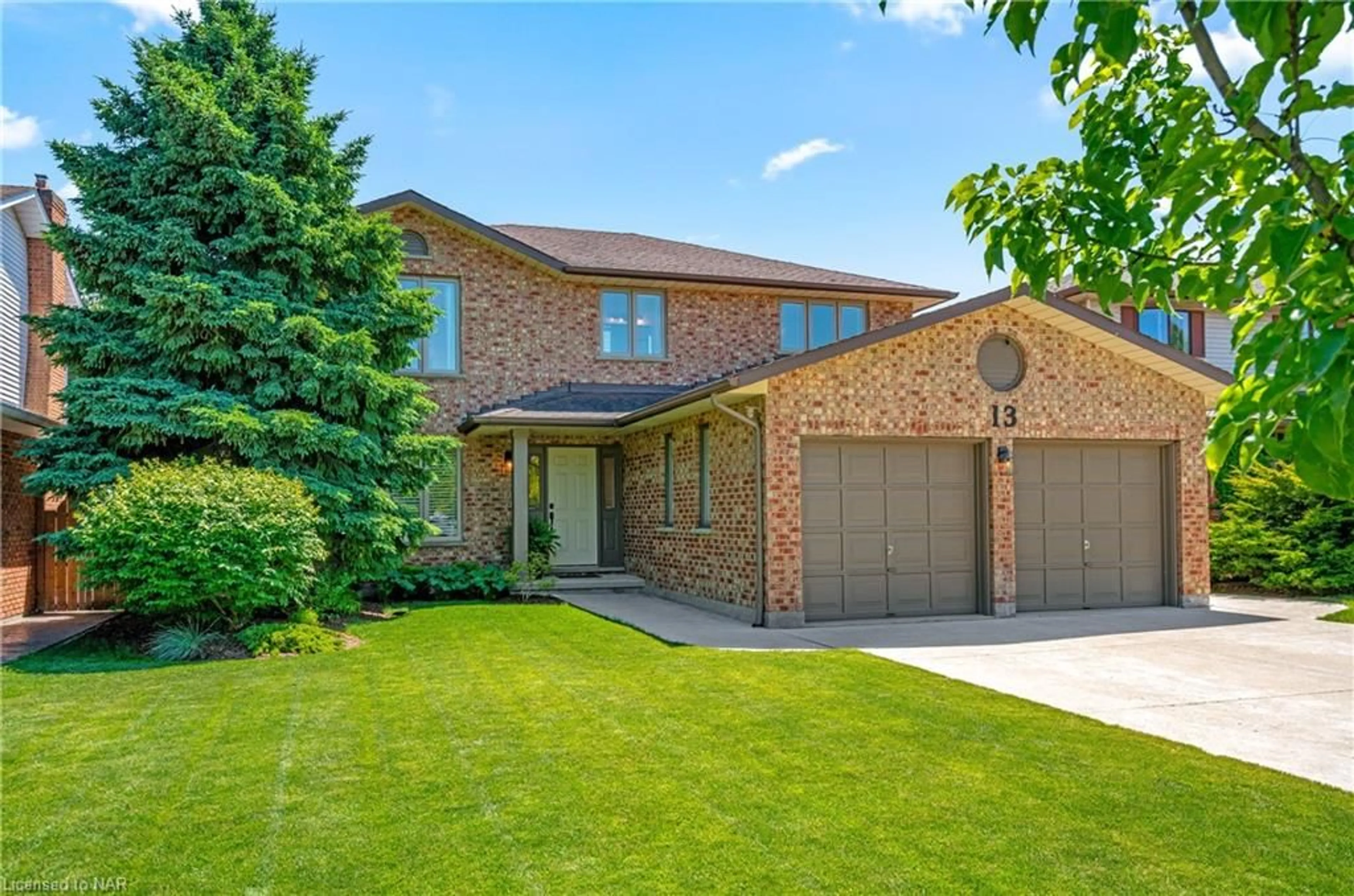 Home with brick exterior material for 13 West Farmington Dr, St. Catharines Ontario L2S 3H1