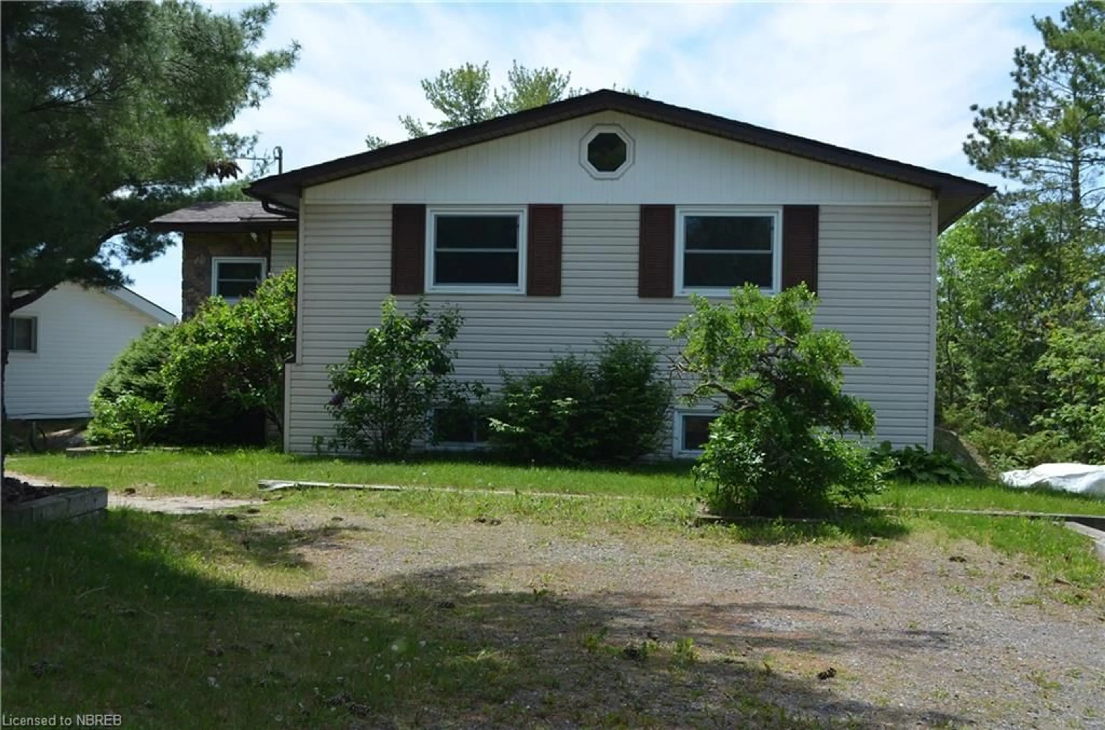 Outside view for 77 Rockview Rd, Callander Ontario P0H 1H0