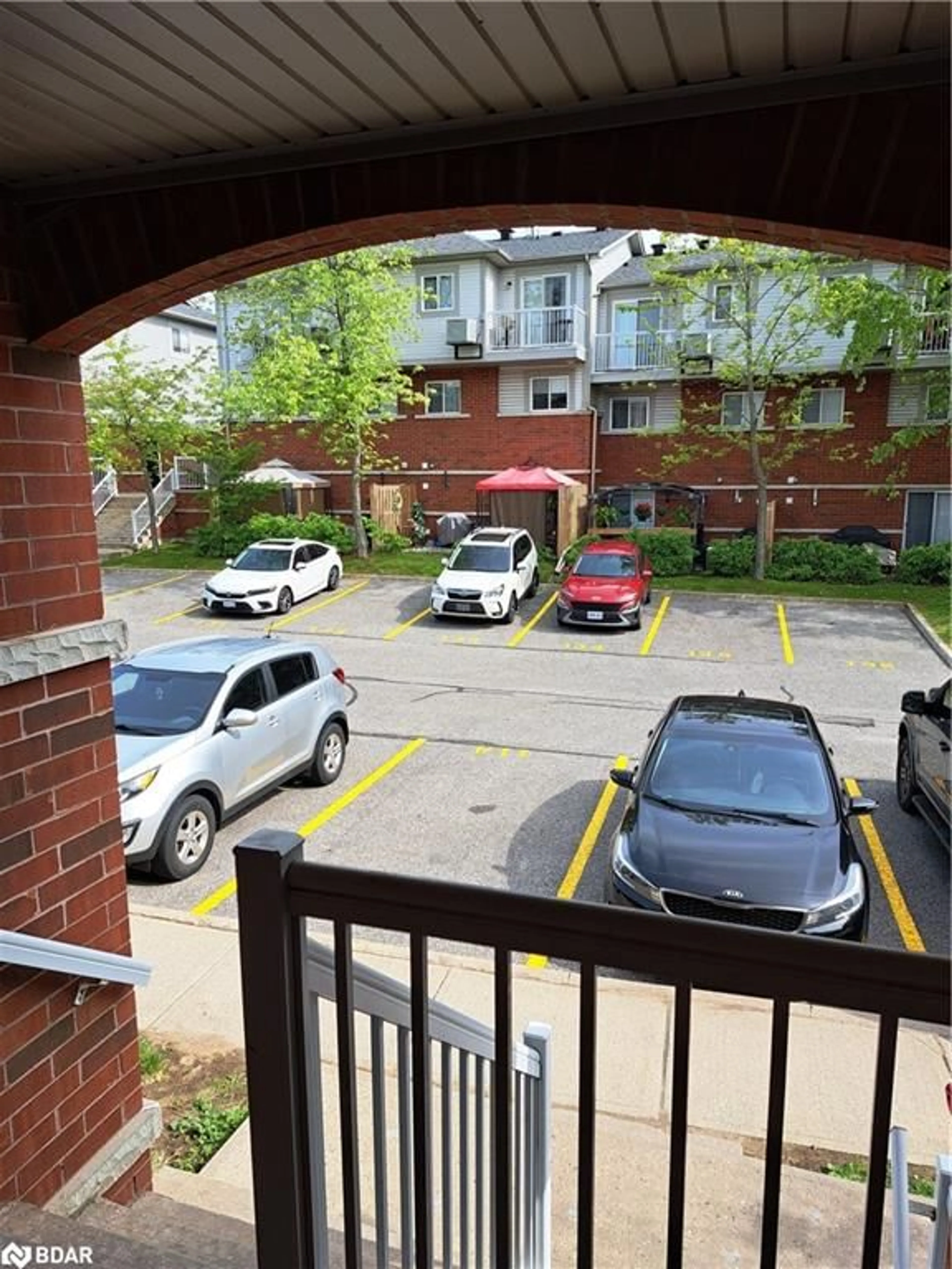 A pic from exterior of the house or condo for 239 Ferndale Dr #46, Barrie Ontario L4N 0T6