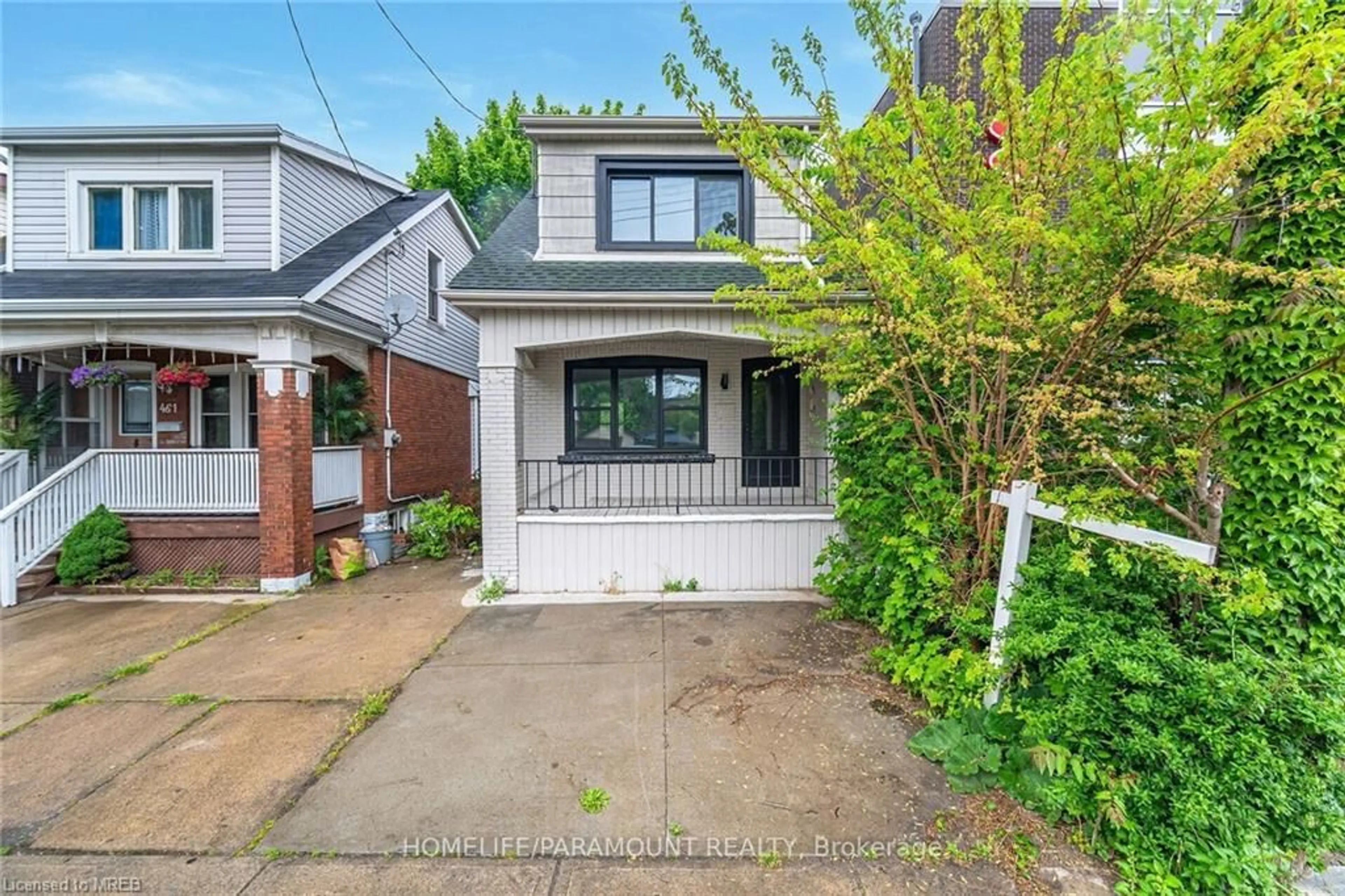 Frontside or backside of a home for 463 Dunsmure Rd, Hamilton Ontario L8L 1X4