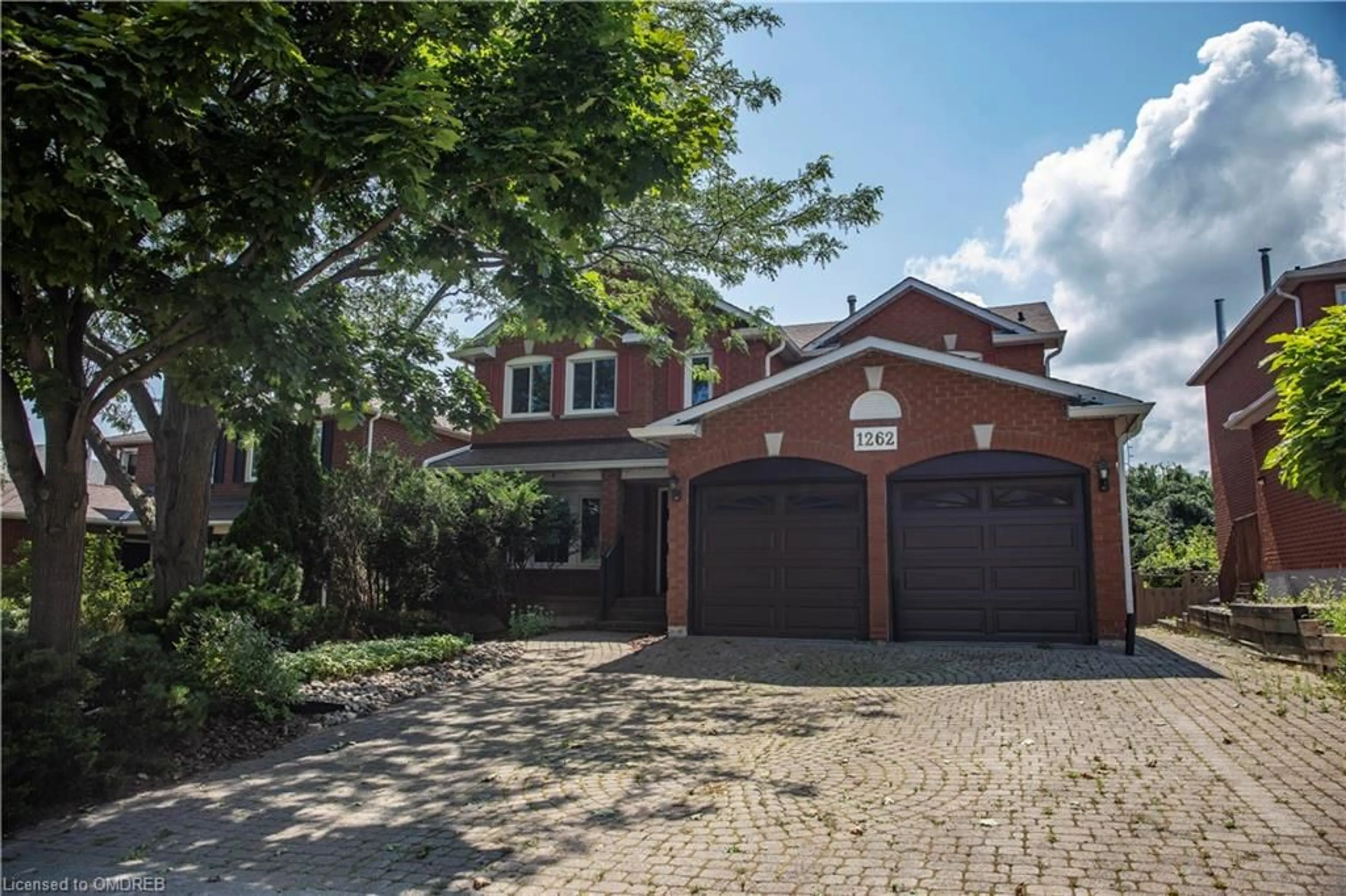 Frontside or backside of a home for 1262 Winterbourne Dr, Oakville Ontario L6J 7E4