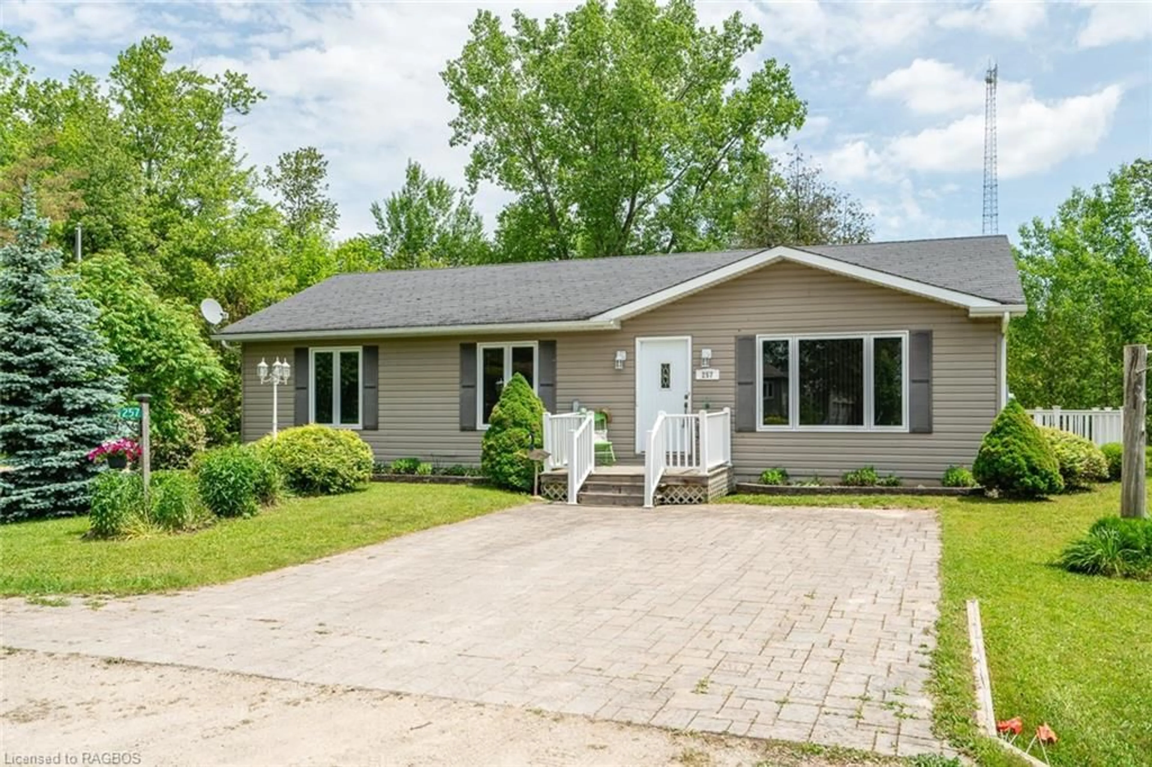 Cottage for 257 Mccullough Lake Dr, Chatsworth (Twp) Ontario N0H 2V0