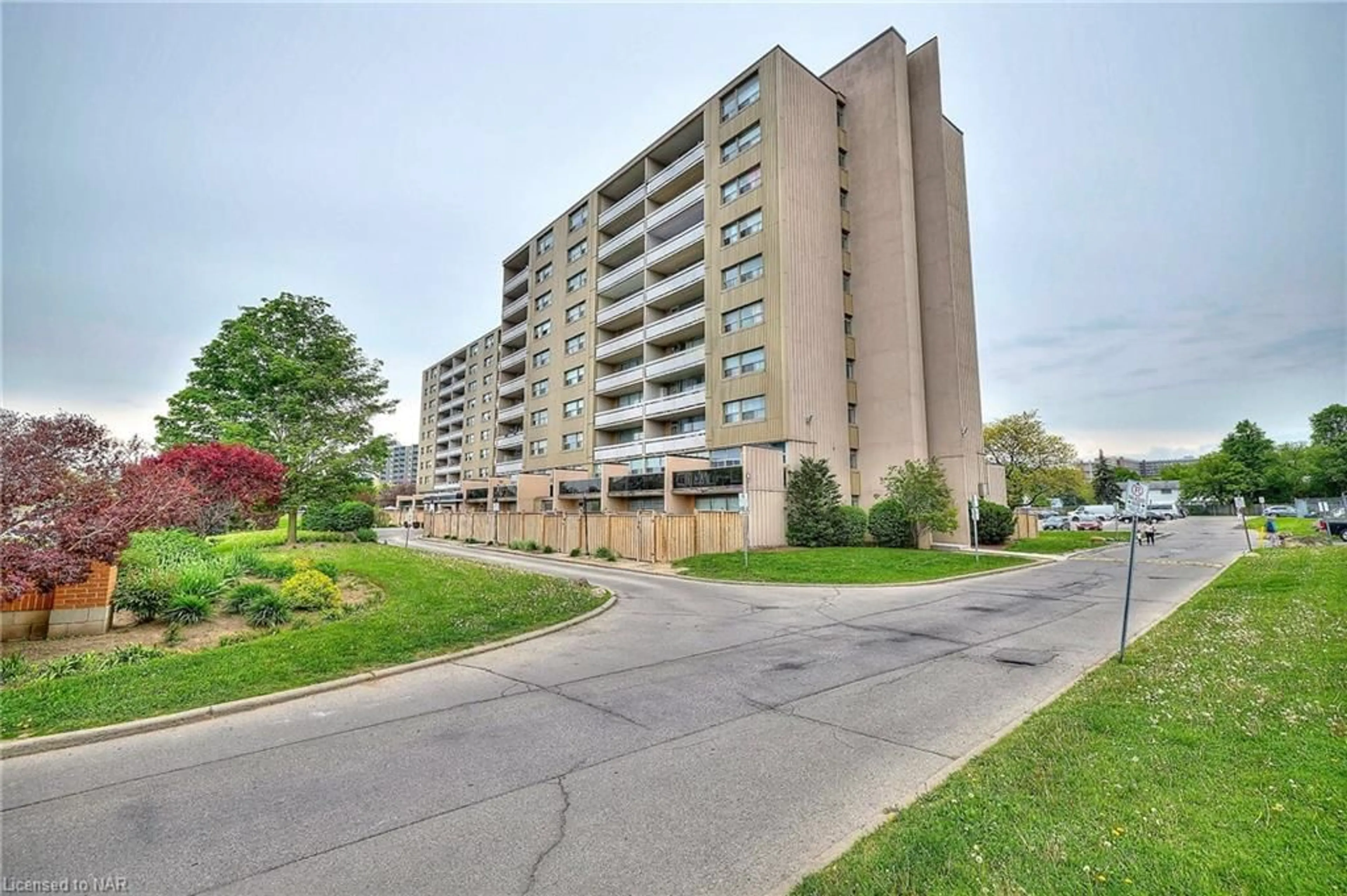 A pic from exterior of the house or condo for 15 Albright Rd #16, Hamilton Ontario L8K 5J4