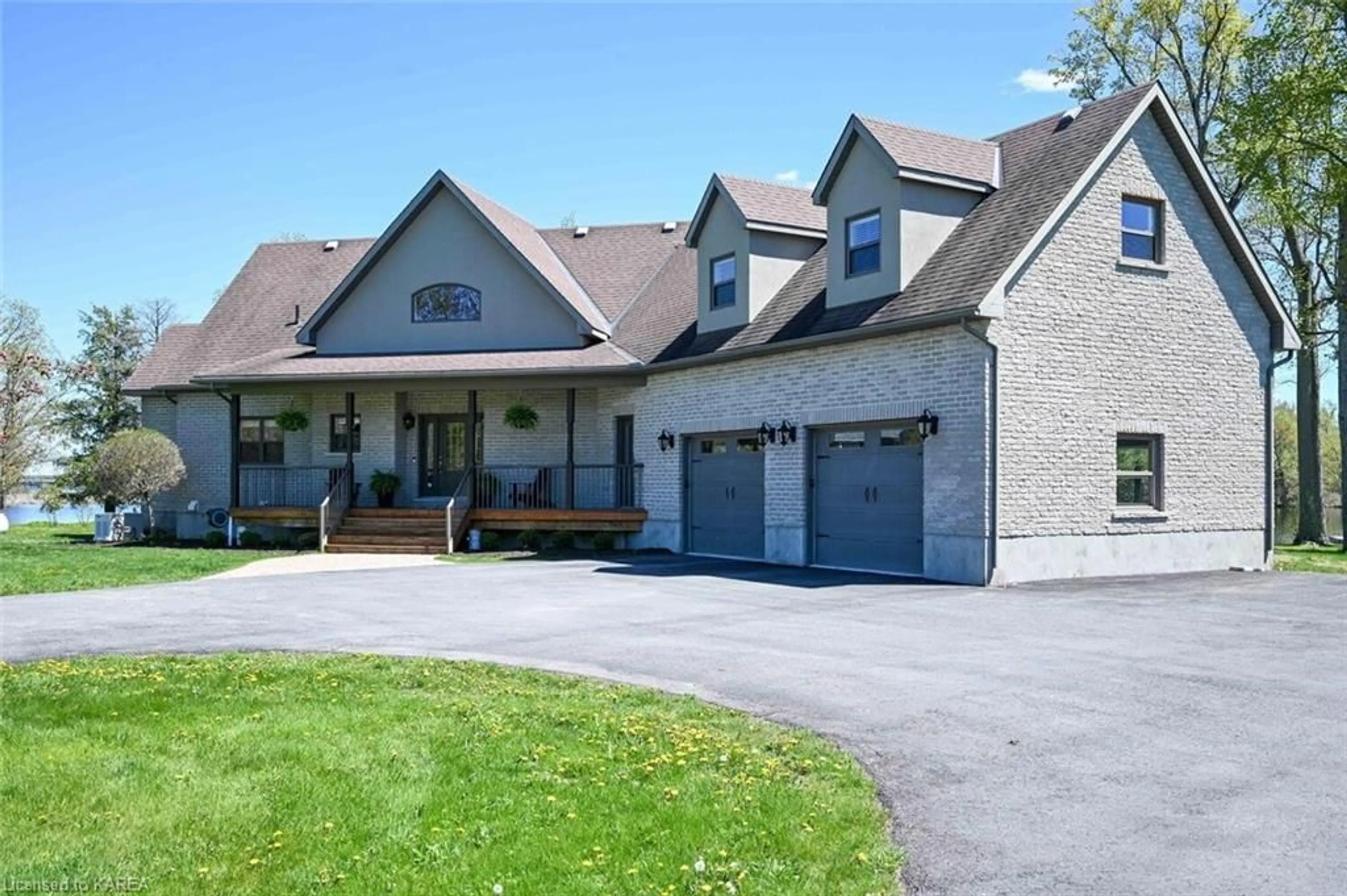 Frontside or backside of a home for 664 West Point Dr, Rideau Ferry Ontario K7H 3C7