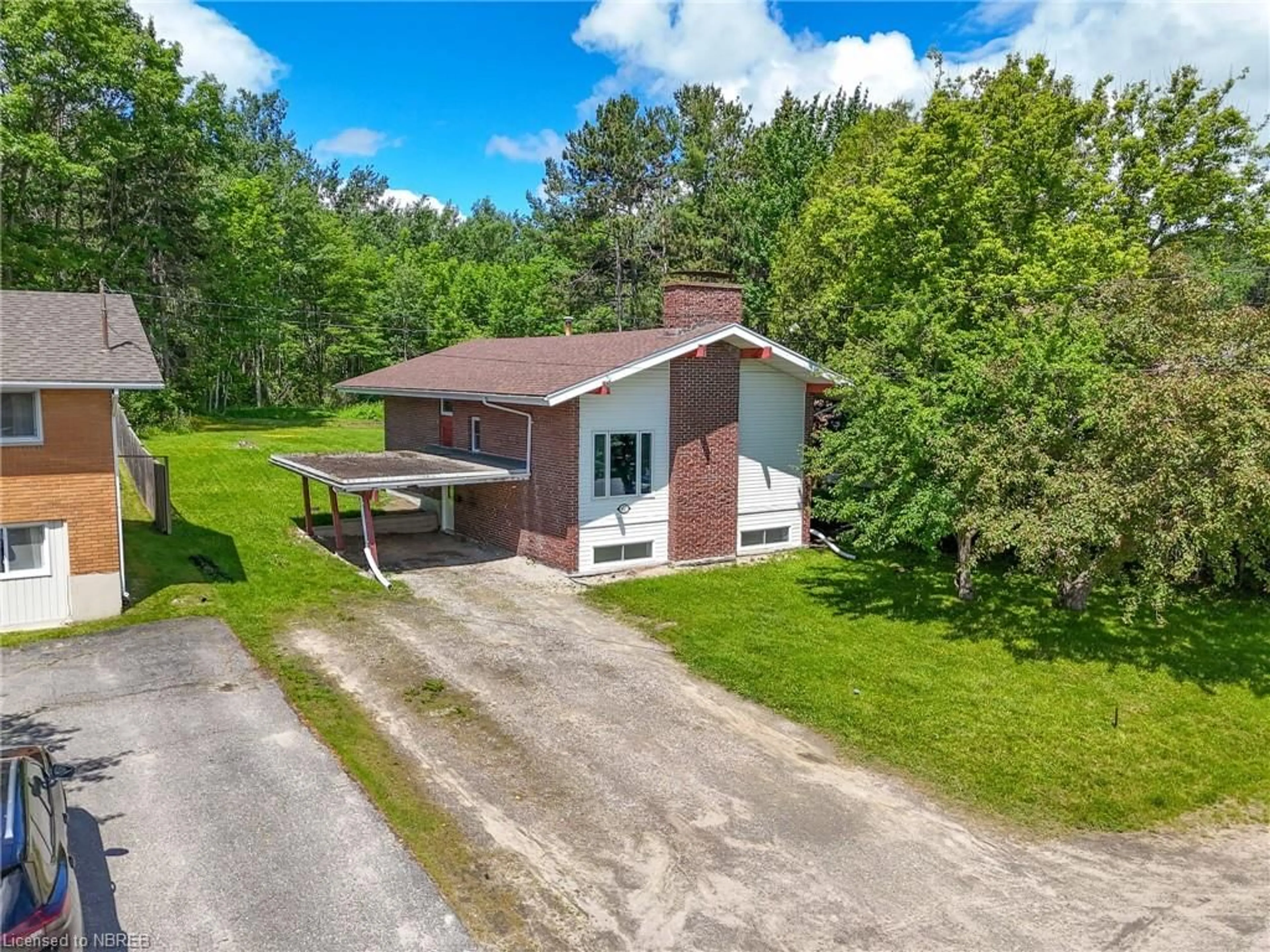 Cottage for 677 Laurentian Ave, North Bay Ontario P1B 7T8