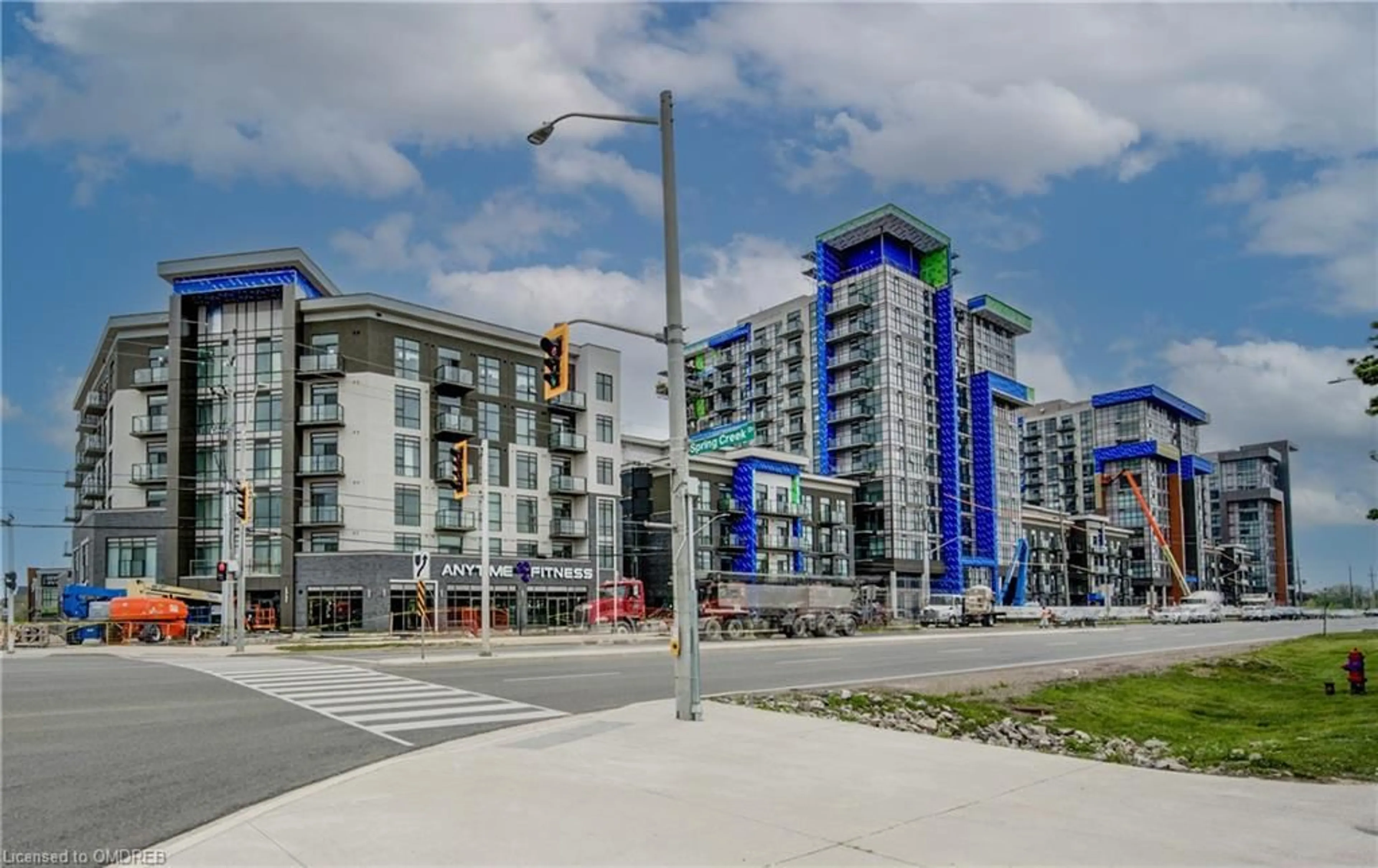 A pic from exterior of the house or condo, the street view for 10 Mallard Trail #436, Hamilton Ontario L8B 2A7