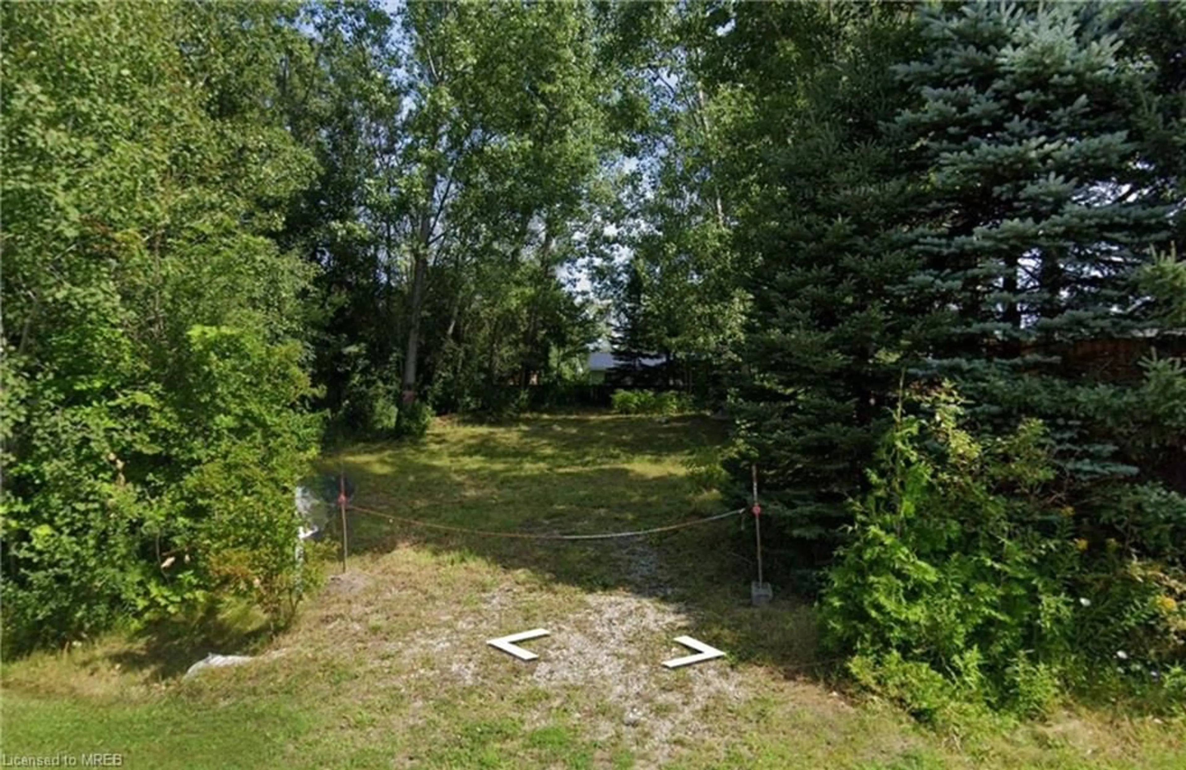 Fenced yard for 71 Glen Lake Blvd, Collingwood Ontario L9Y 0X2