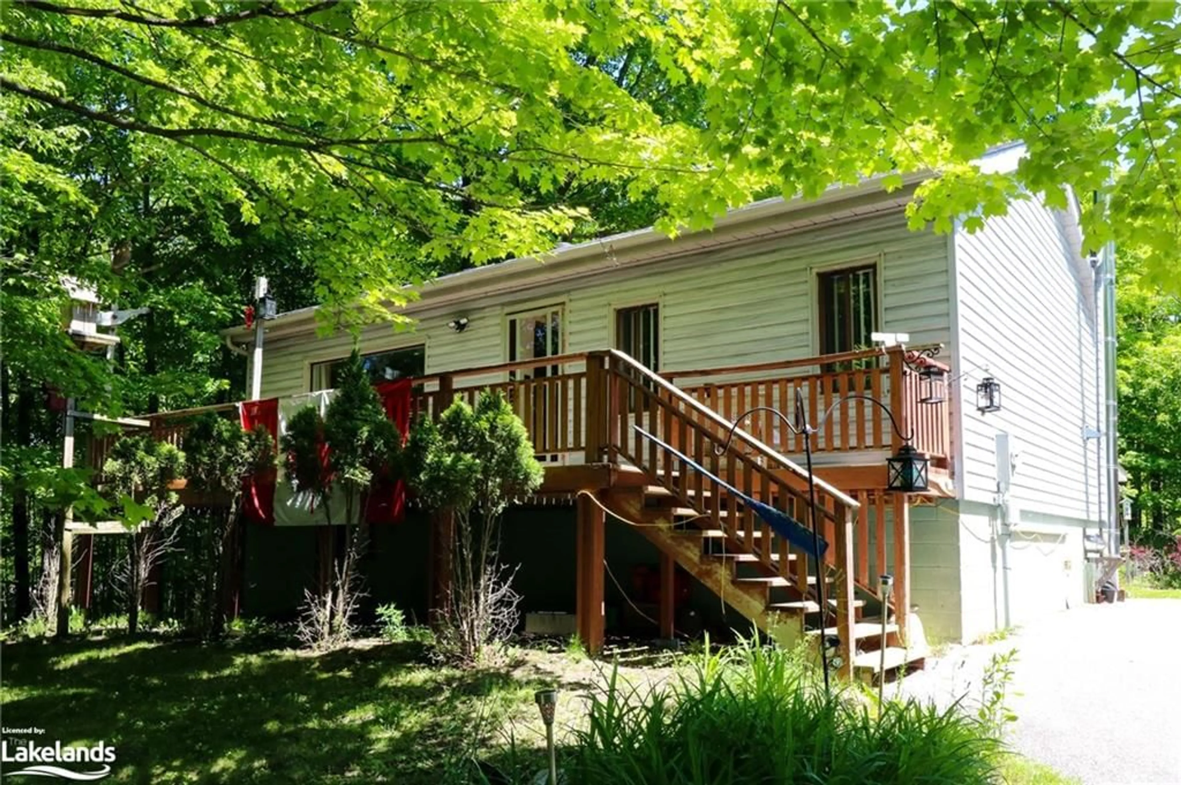 Cottage for 2453 Champlain Rd, Tiny Ontario L9M 0C3