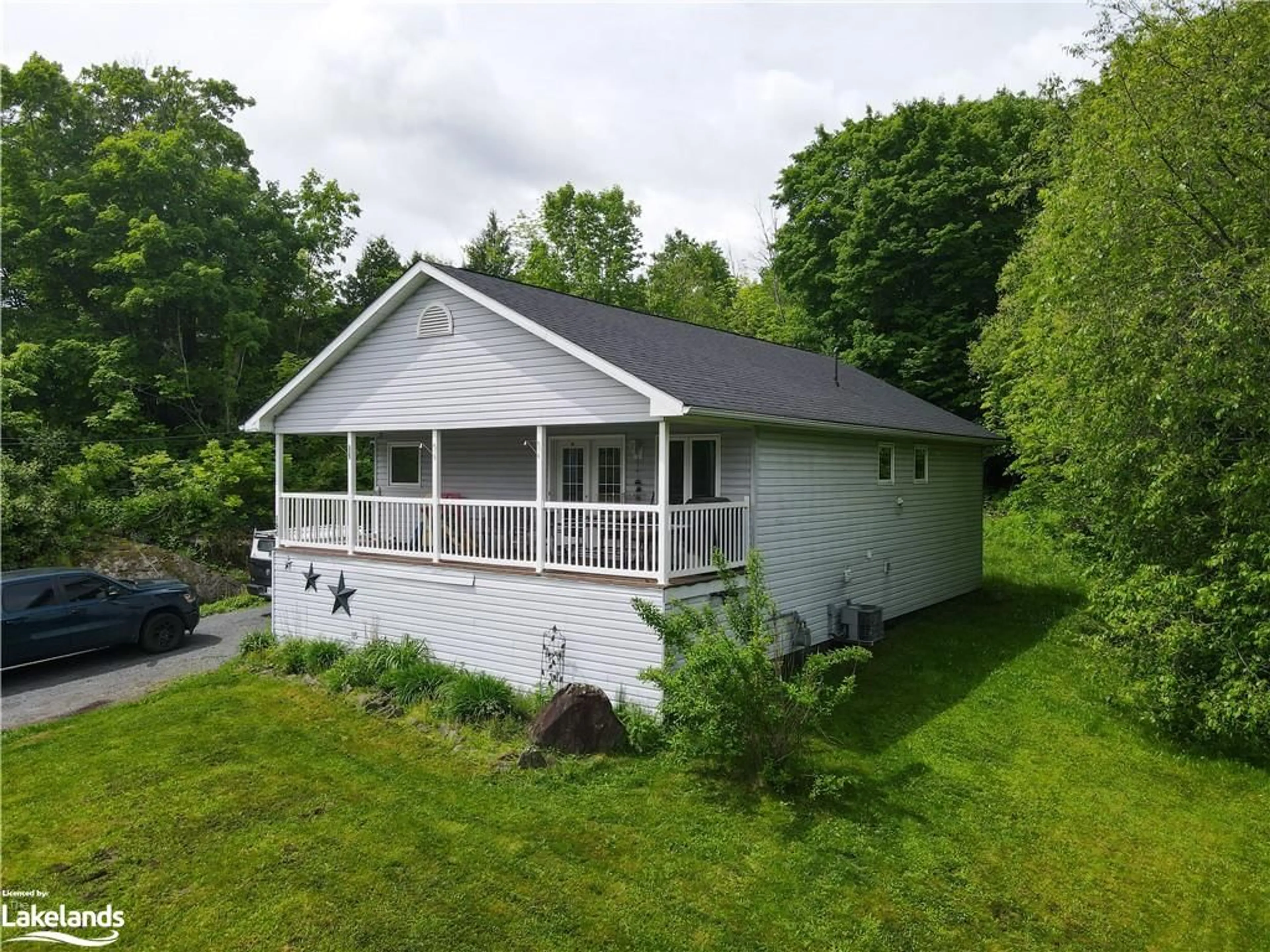 Frontside or backside of a home for 186 Lakewood Park Rd, Huntsville Ontario P1H 1Y7