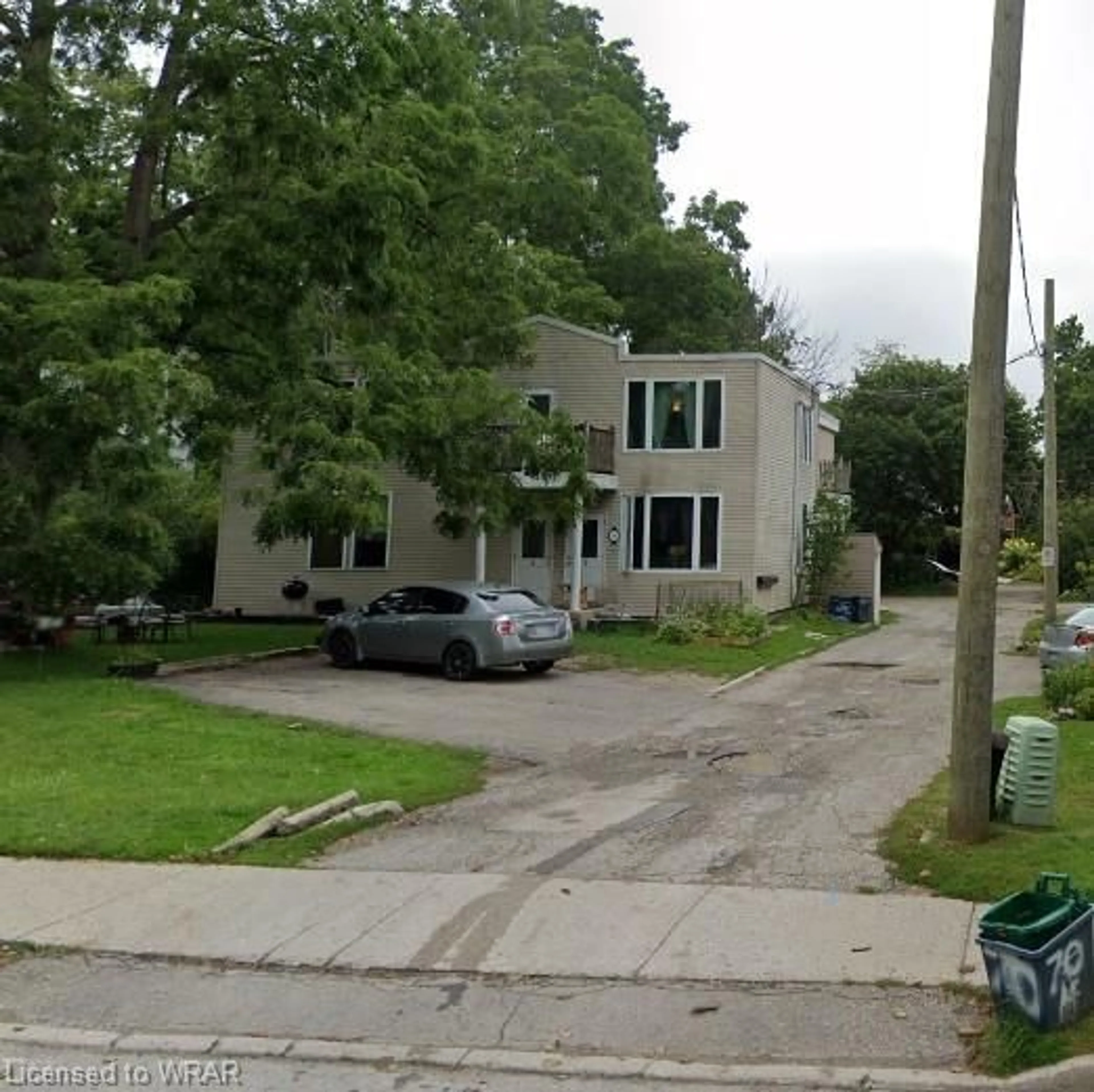 Frontside or backside of a home for 74 William St, Waterloo Ontario N2L 1J7