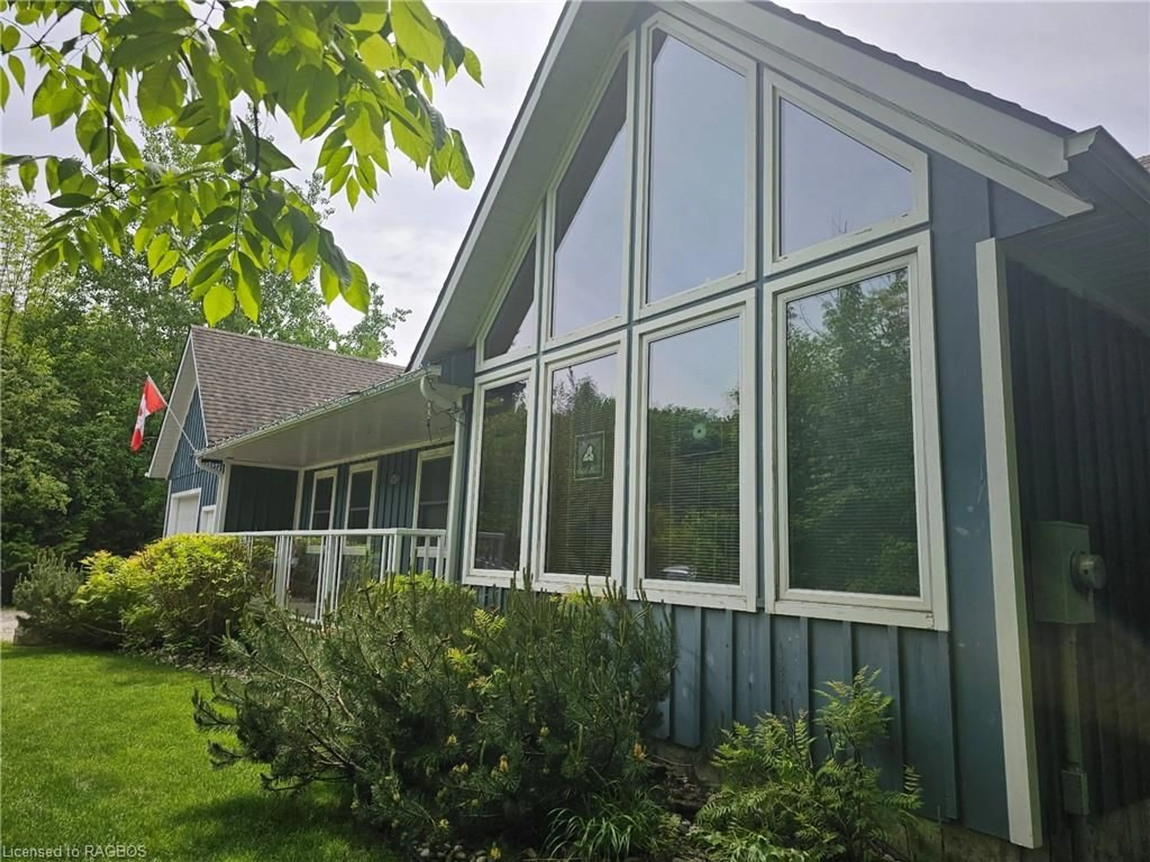 Home with vinyl exterior material for 32 Pine Forest Dr, Sauble Beach Ontario N0H 1P0