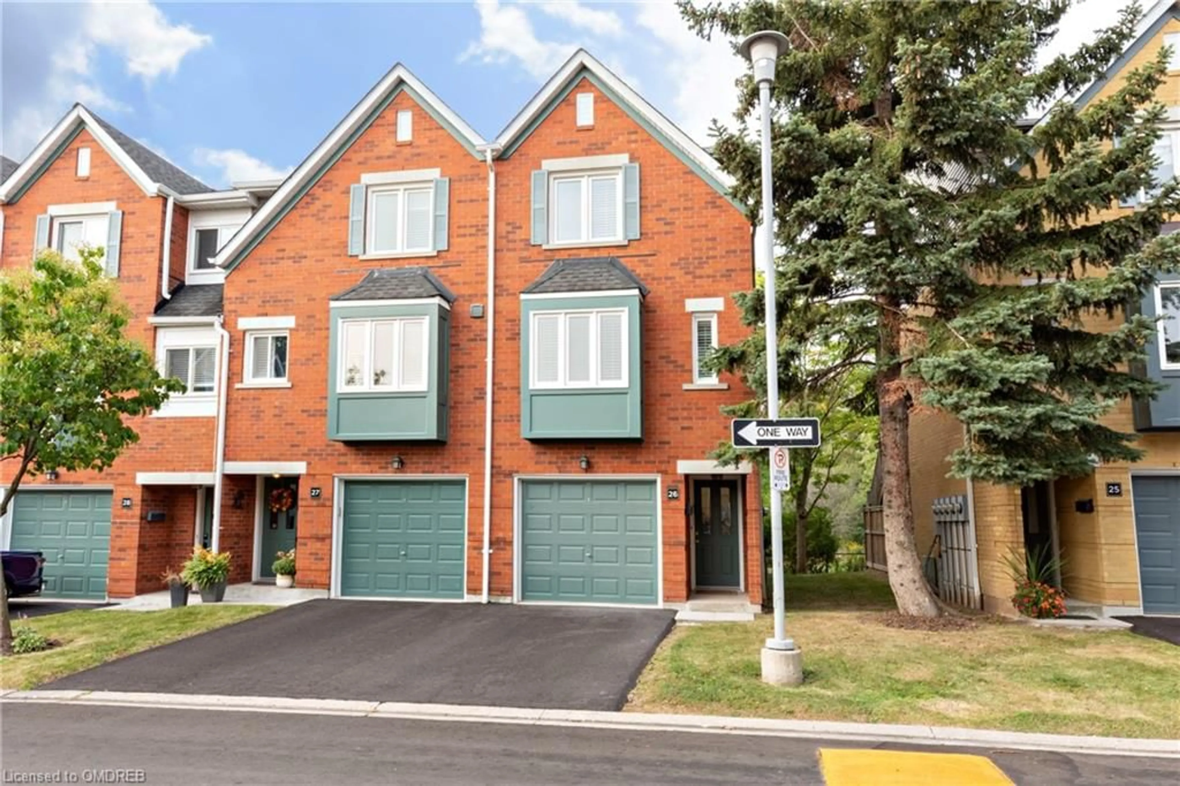 A pic from exterior of the house or condo for 2300 Brays Lane #26, Oakville Ontario L6M 3J9