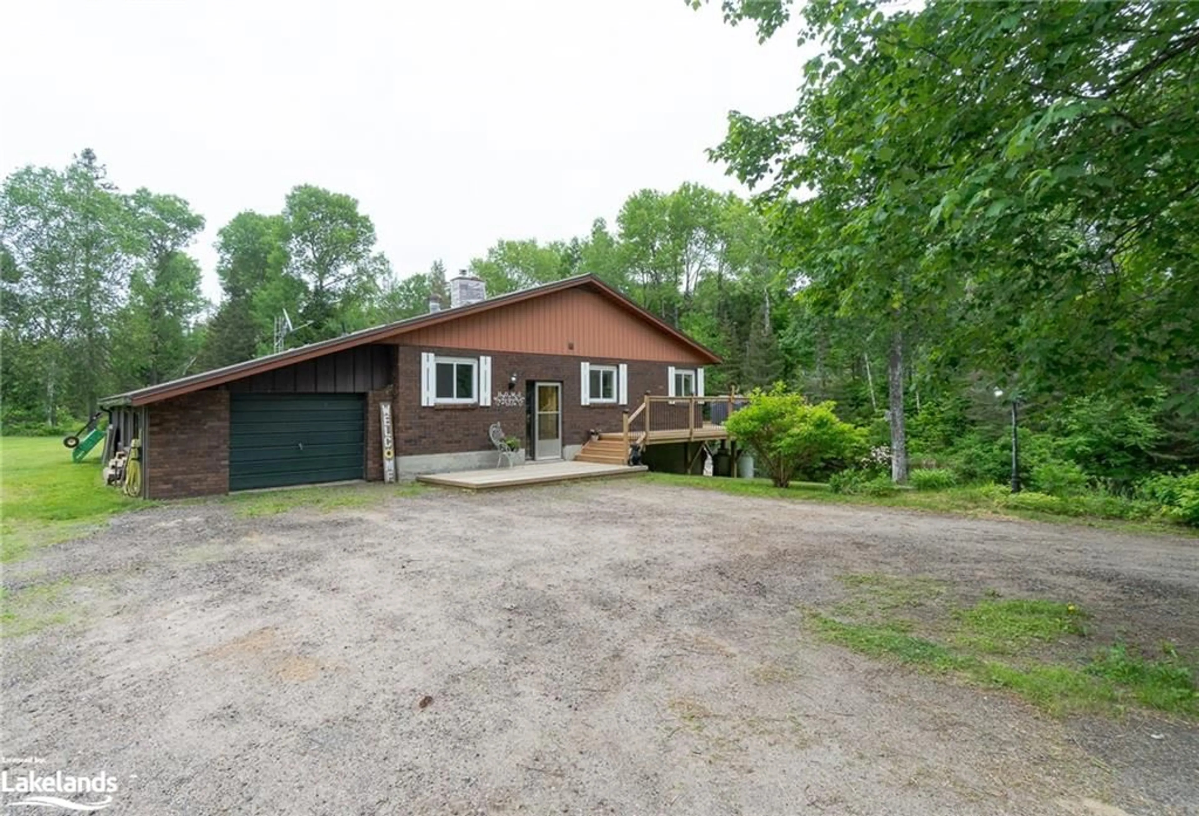 Cottage for 15 Municipal Rd, South River Ontario P0A 1X0